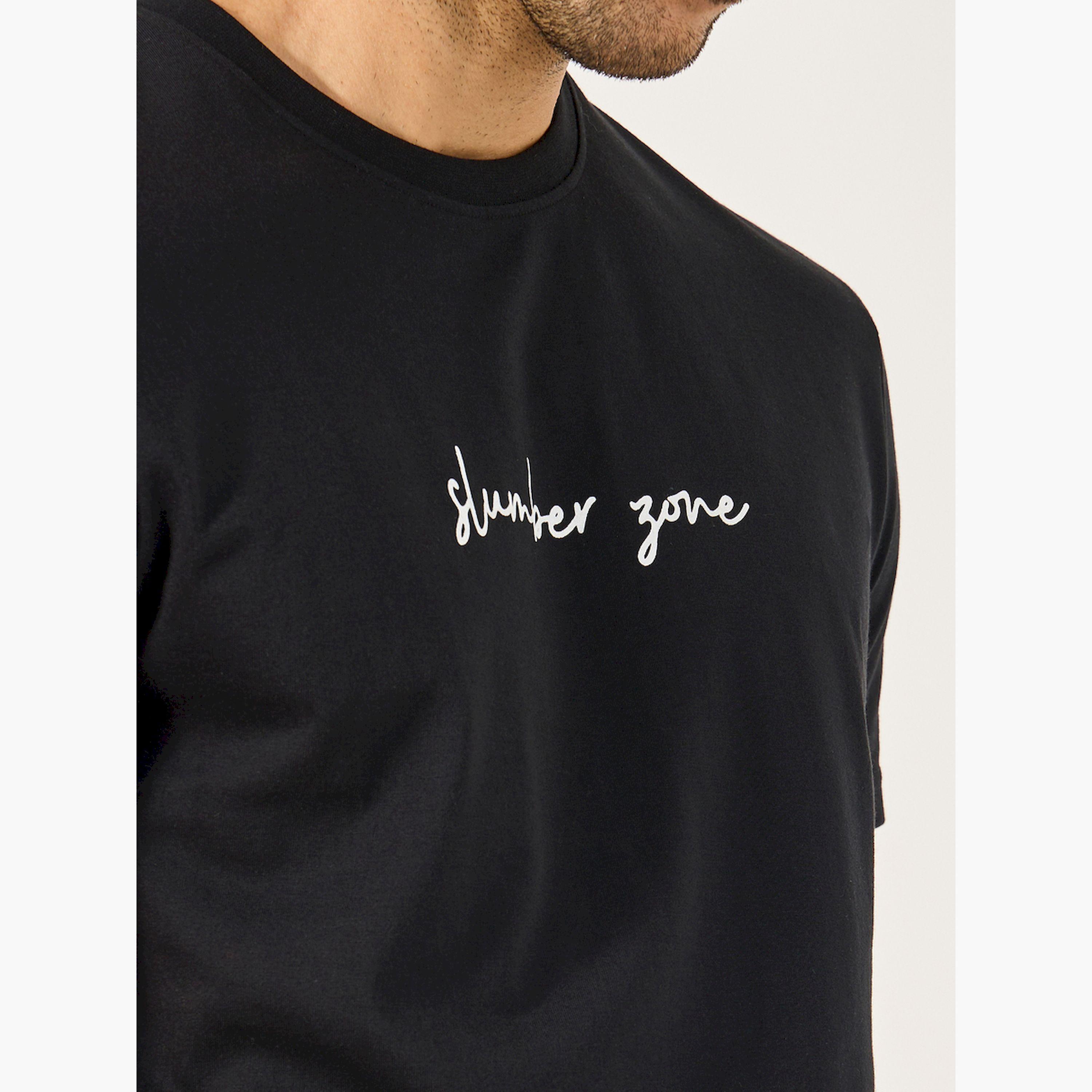 ستايلي -  طقم تي شيرت بياقة دائرية وقميص بيجاما مطبوع عليه شعار ستايلي-men-clothing-nightwear-sets-image-3