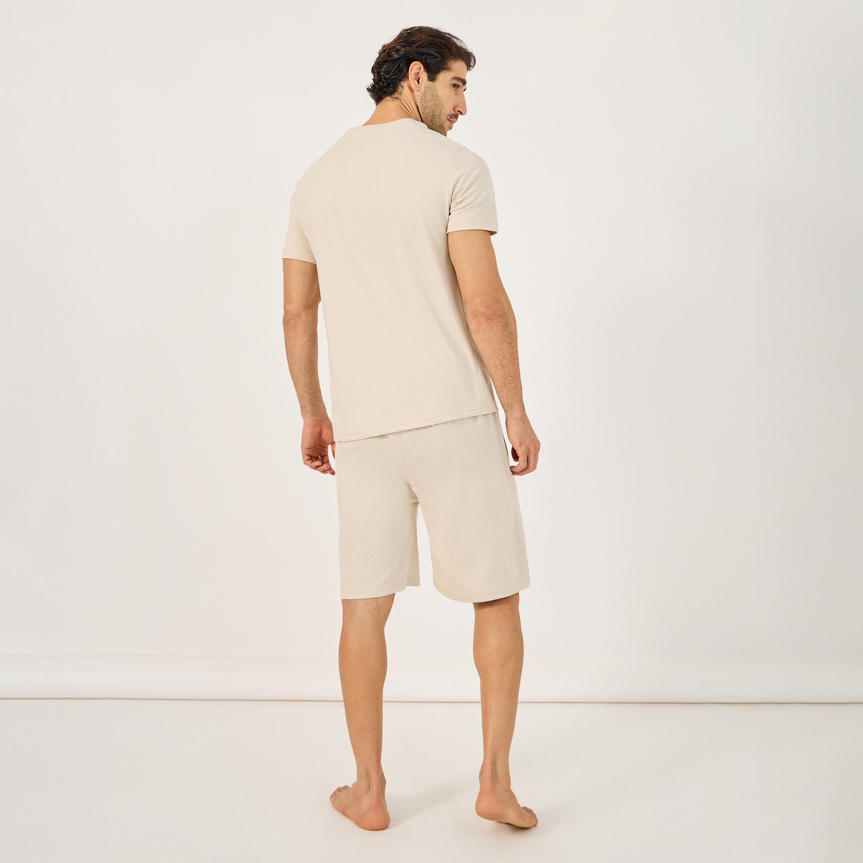 ستايلي - أنوايند طقم بيجامة مكون من تي شيرت وشورت مطبوع عليه شعار-men-clothing-nightwear-sets-image-6