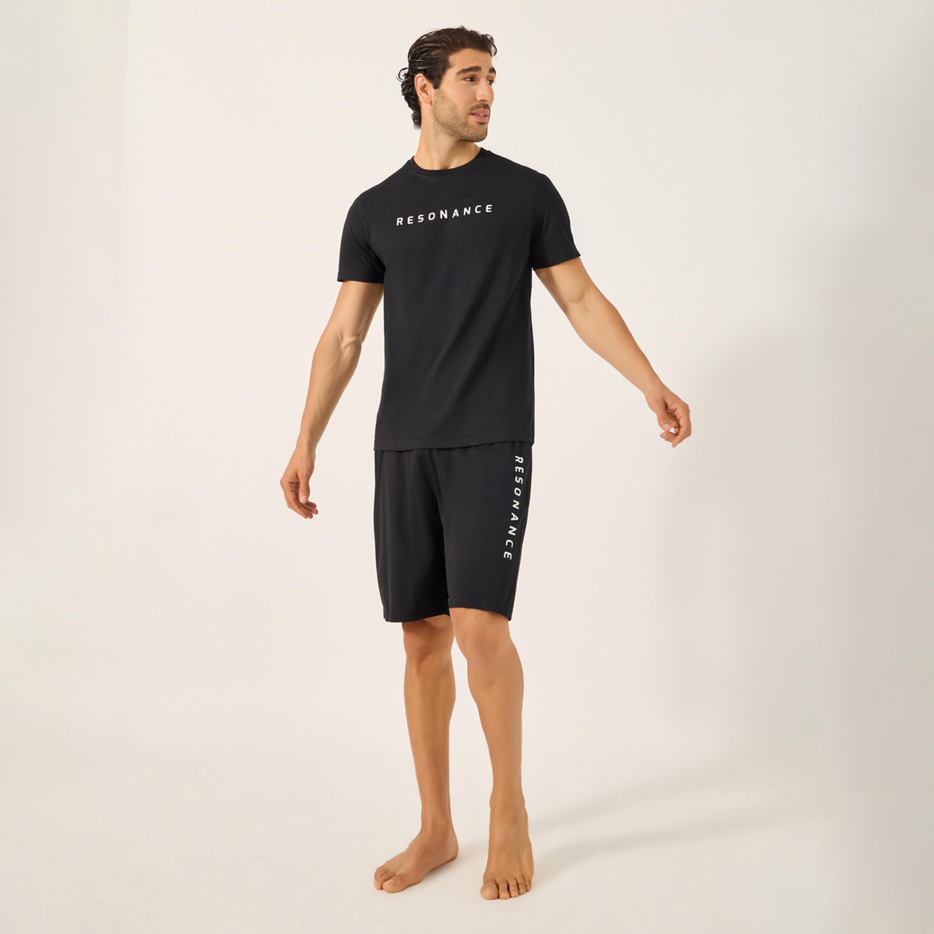 ستايلي - أنوايند طقم تي شيرت بطبعة شعار مع شورت بيجامة-men-clothing-nightwear-sets-image-1