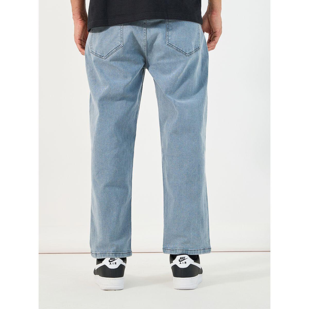 جينز بقصة فضفاضة وخصر متوسط مع جيوب-men-clothing-bottoms-jeans-image-4