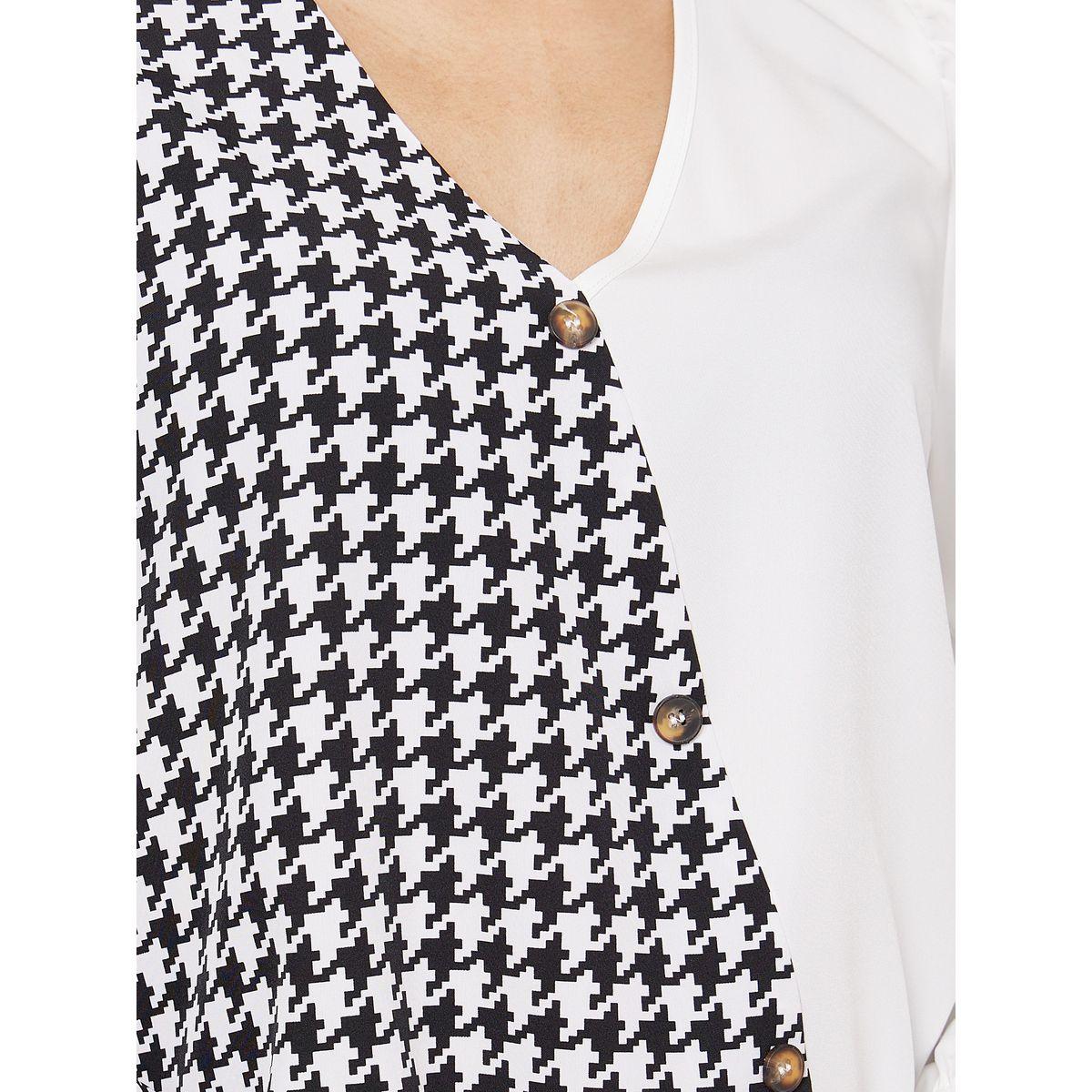 Styli Houndstooth Pattern V Neck Blouse with Button Detail-women-clothing-shirtsandblouses-blouses-image-4