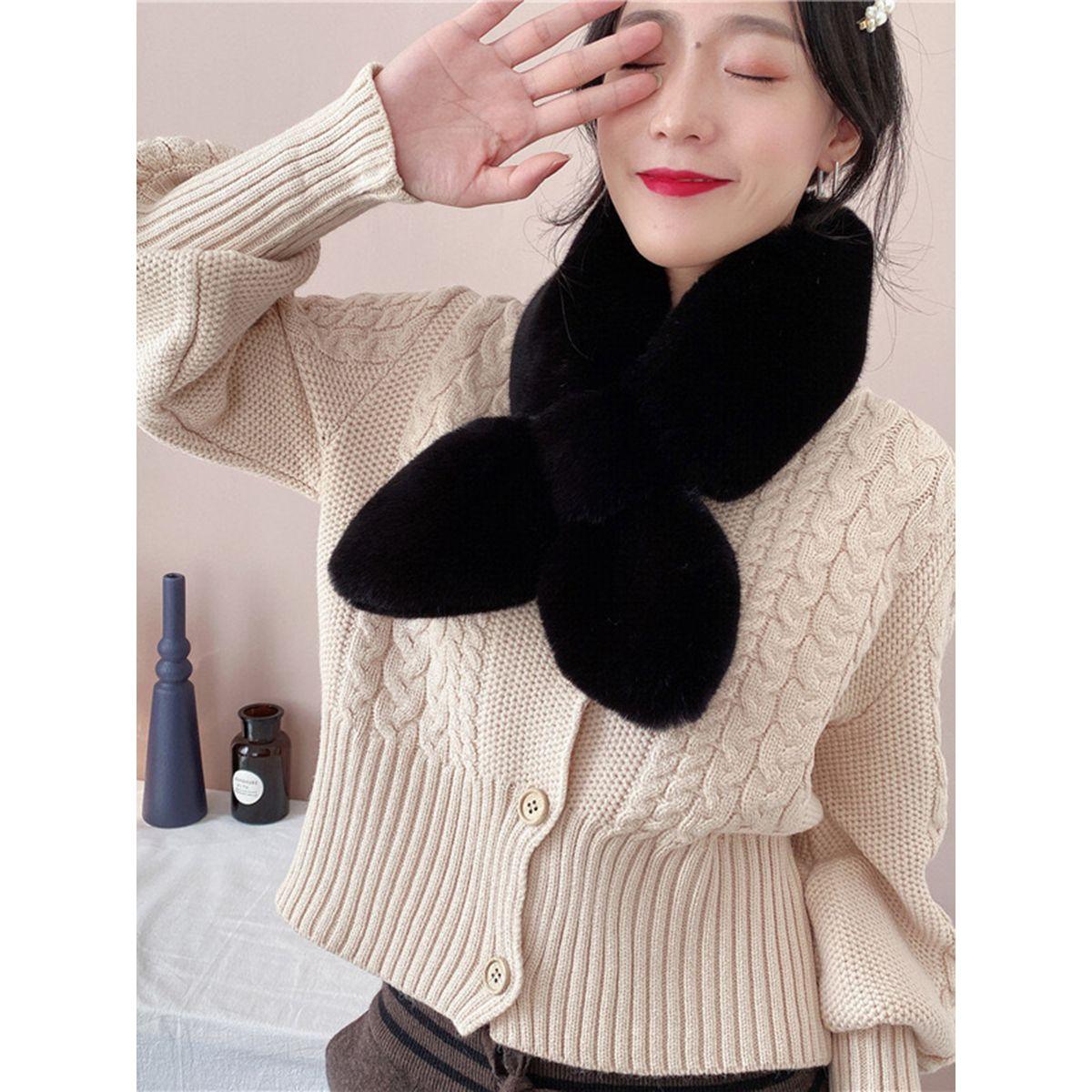 وشاح مزين بفرو صناعي-women-winterwear-scarves-image-3