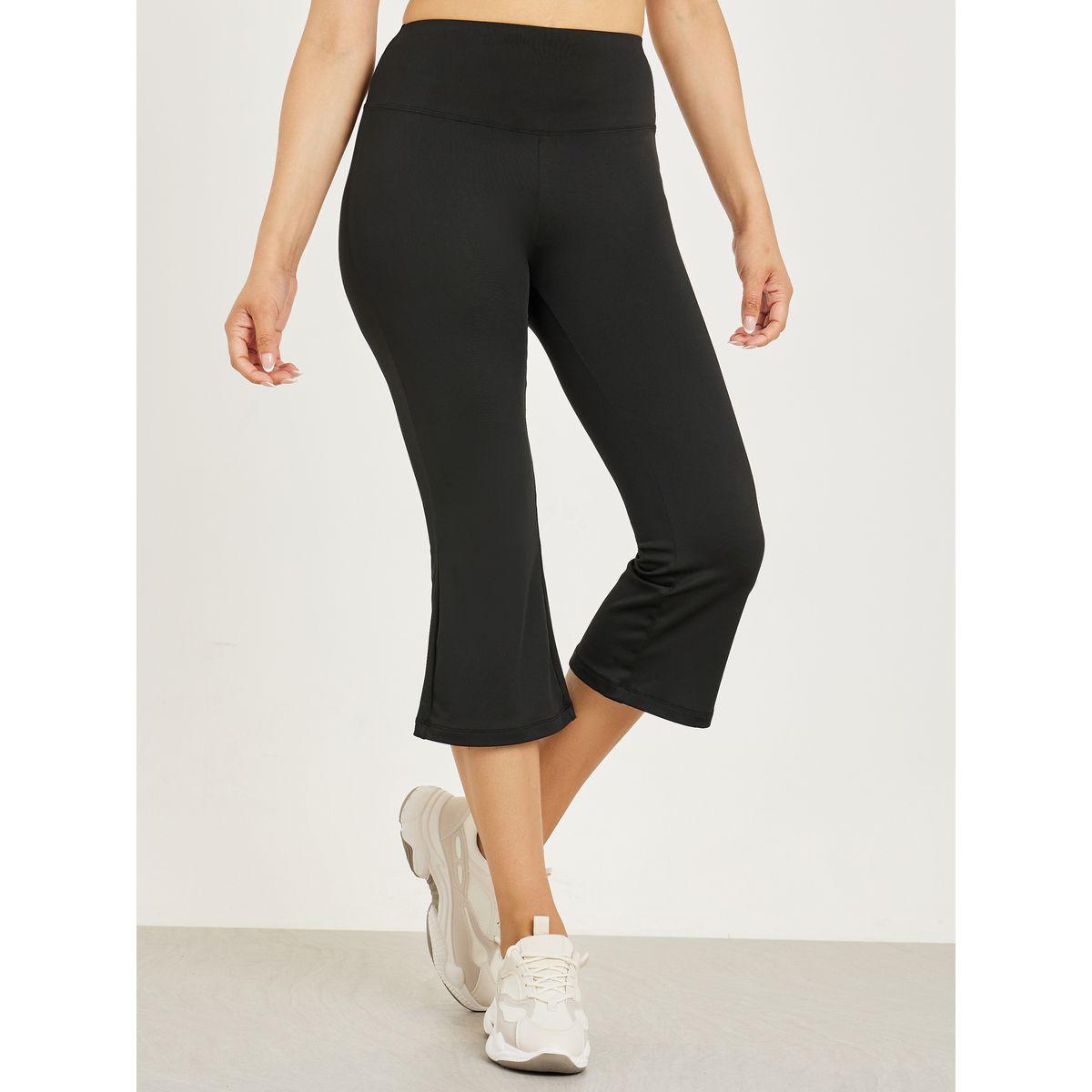 بنطال كابري قصير بحواف واسعة-women-clothing-sportswearandactivewear-bottoms-image-1