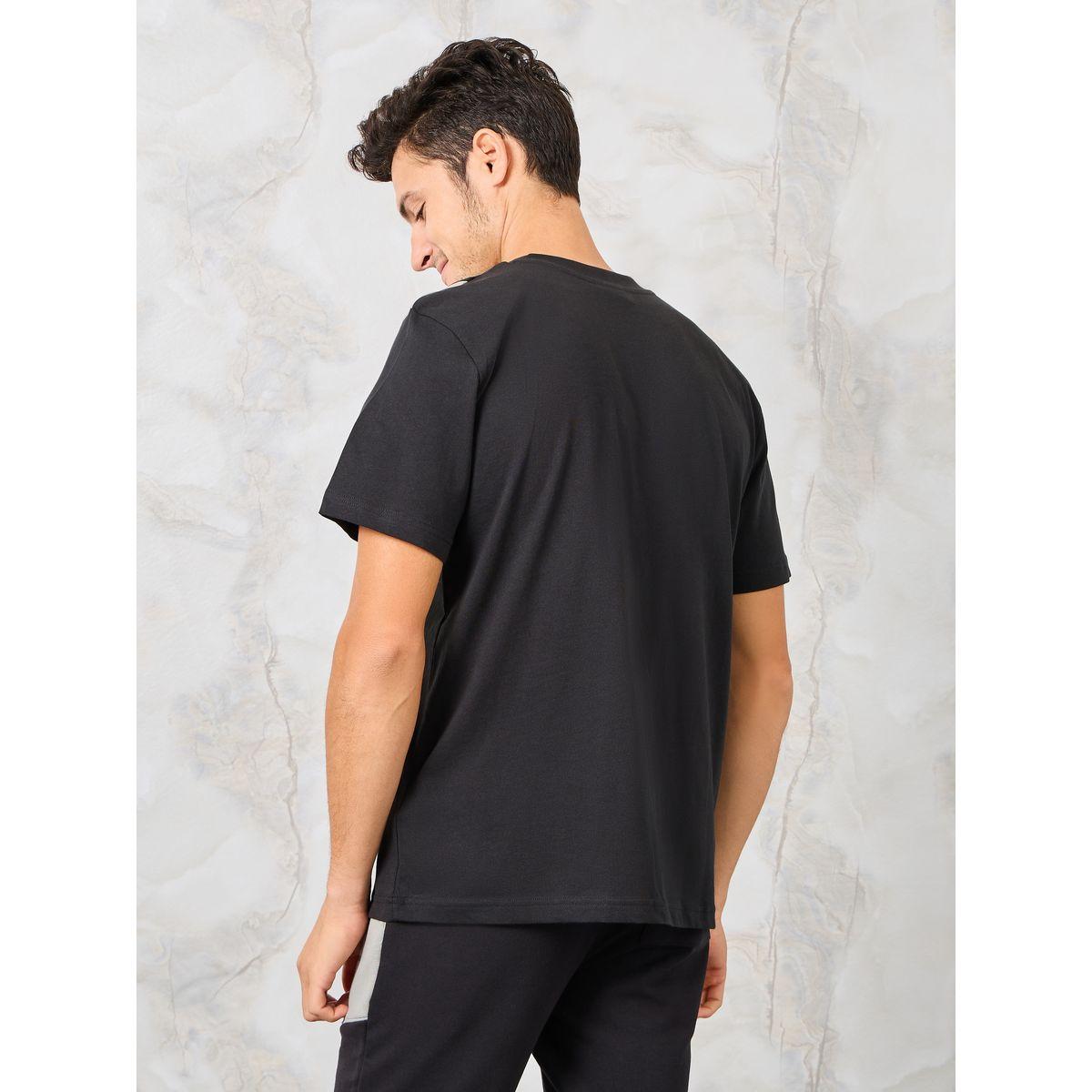 Utility Panelled T-Shirt with Crew Neck-men-clothing-tshirtsandpolos-tshirts-image-5