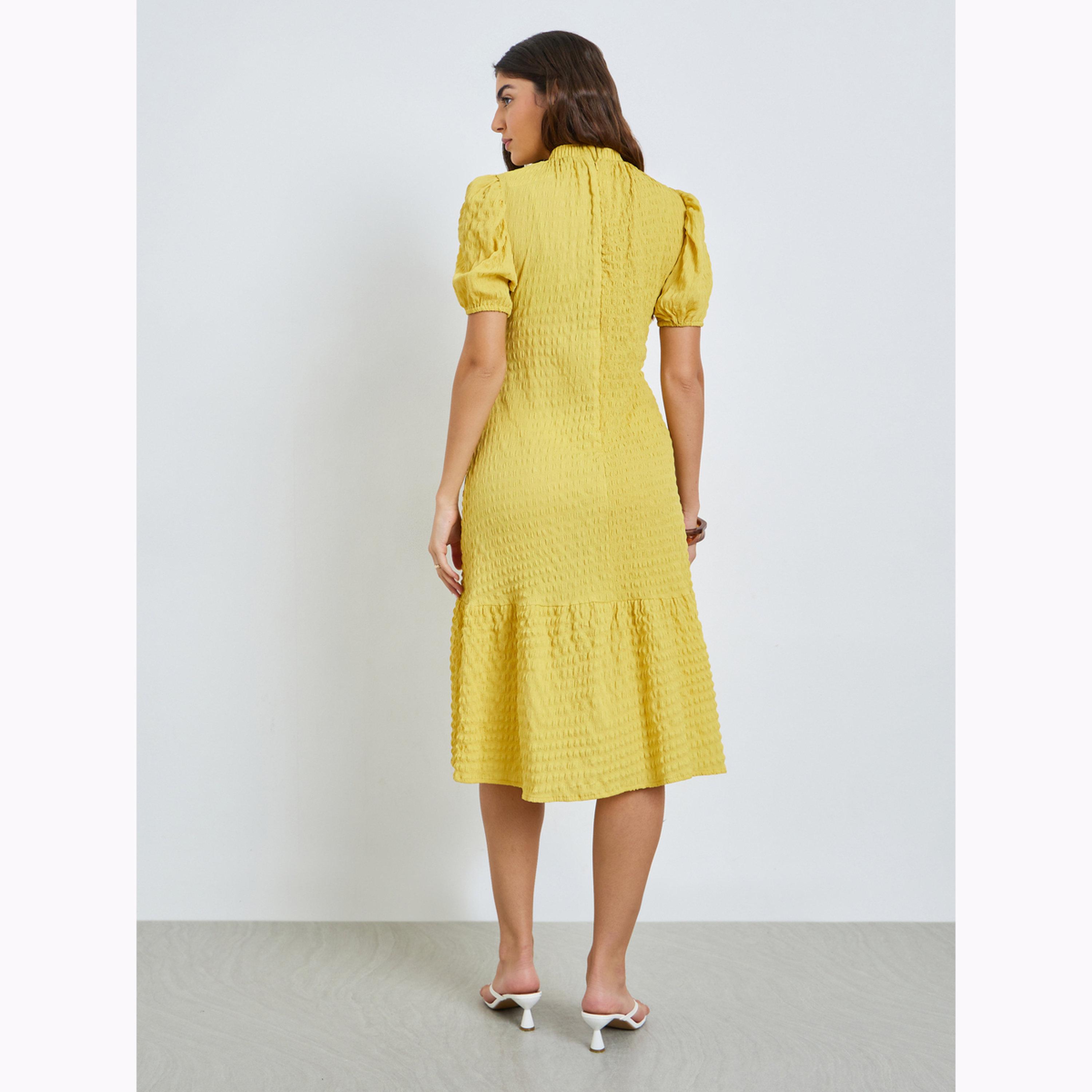 فستان ميدي بأكمام منفوخة وتفاصيل بارزة الملمس-women-clothing-dresses-image-4