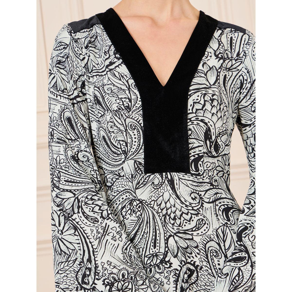 Styli Paisley Print V Neck A-Line Maxi Dress-women-clothing-dresses-image-3