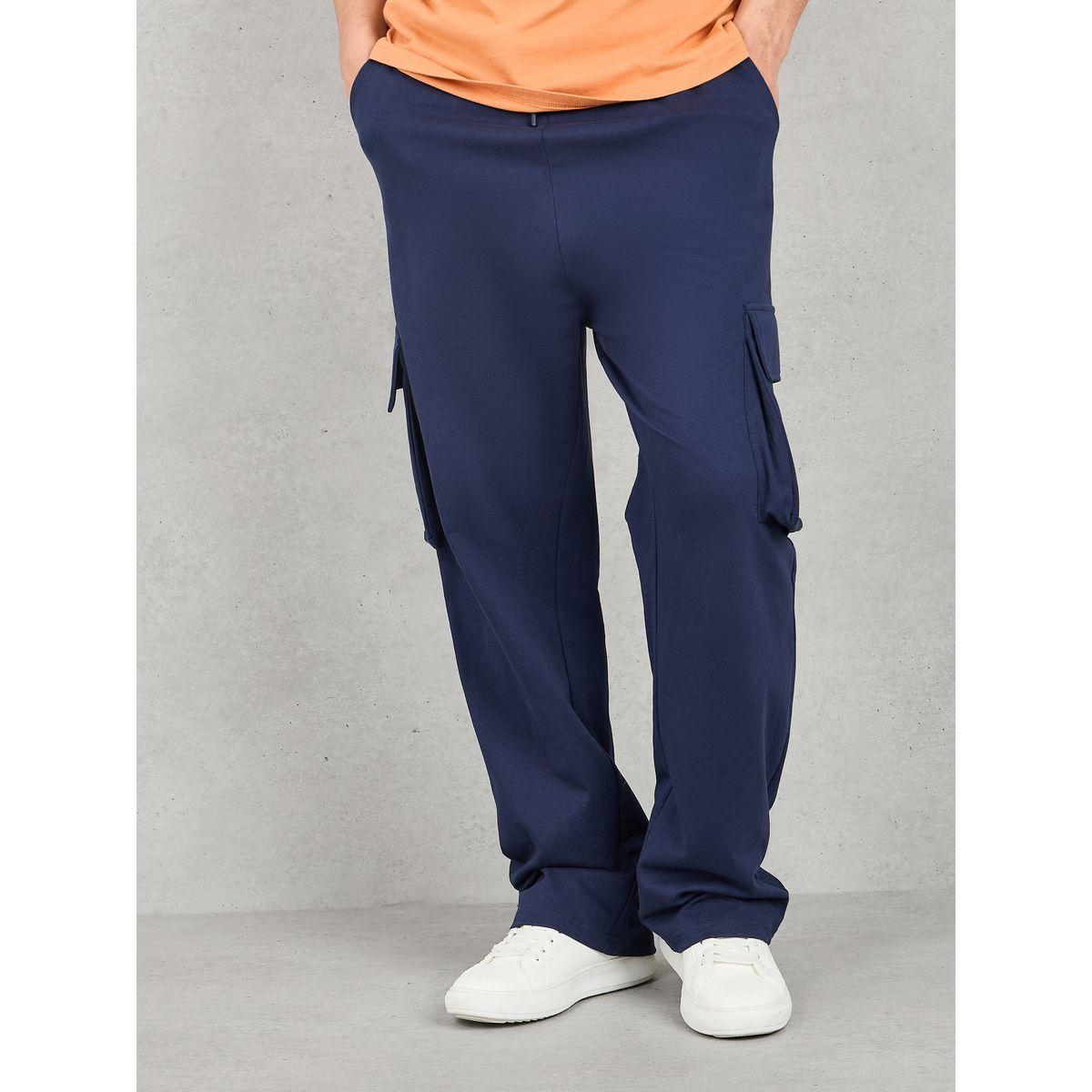 Styli Kung Fu Panda Print Oversized Cargo Joggers-men-clothing-bottoms-joggers-image-3