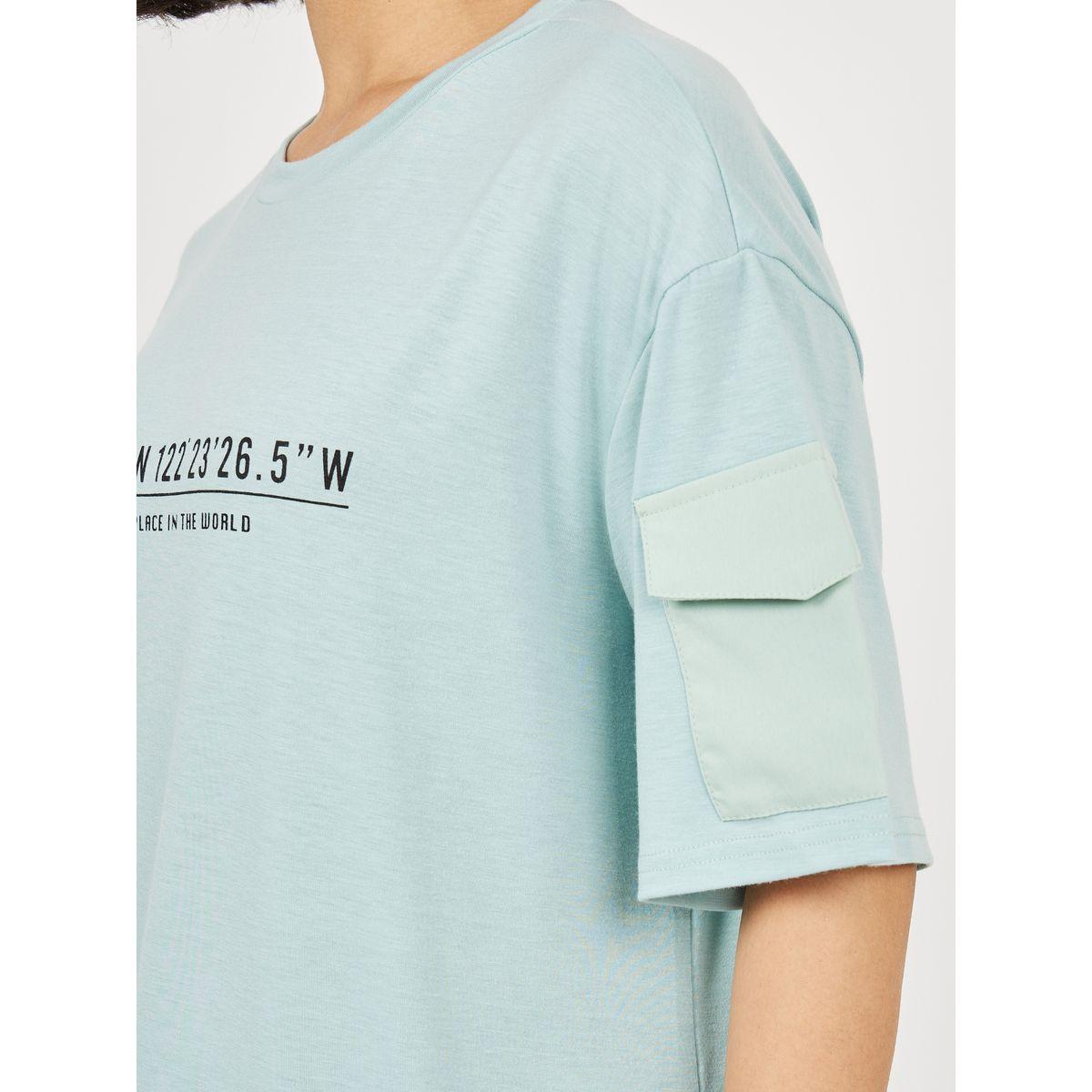 تيشيرت مطبع بكتابة مع اكمام بتفاصيل جيب-women-clothing-tshirts-image-4