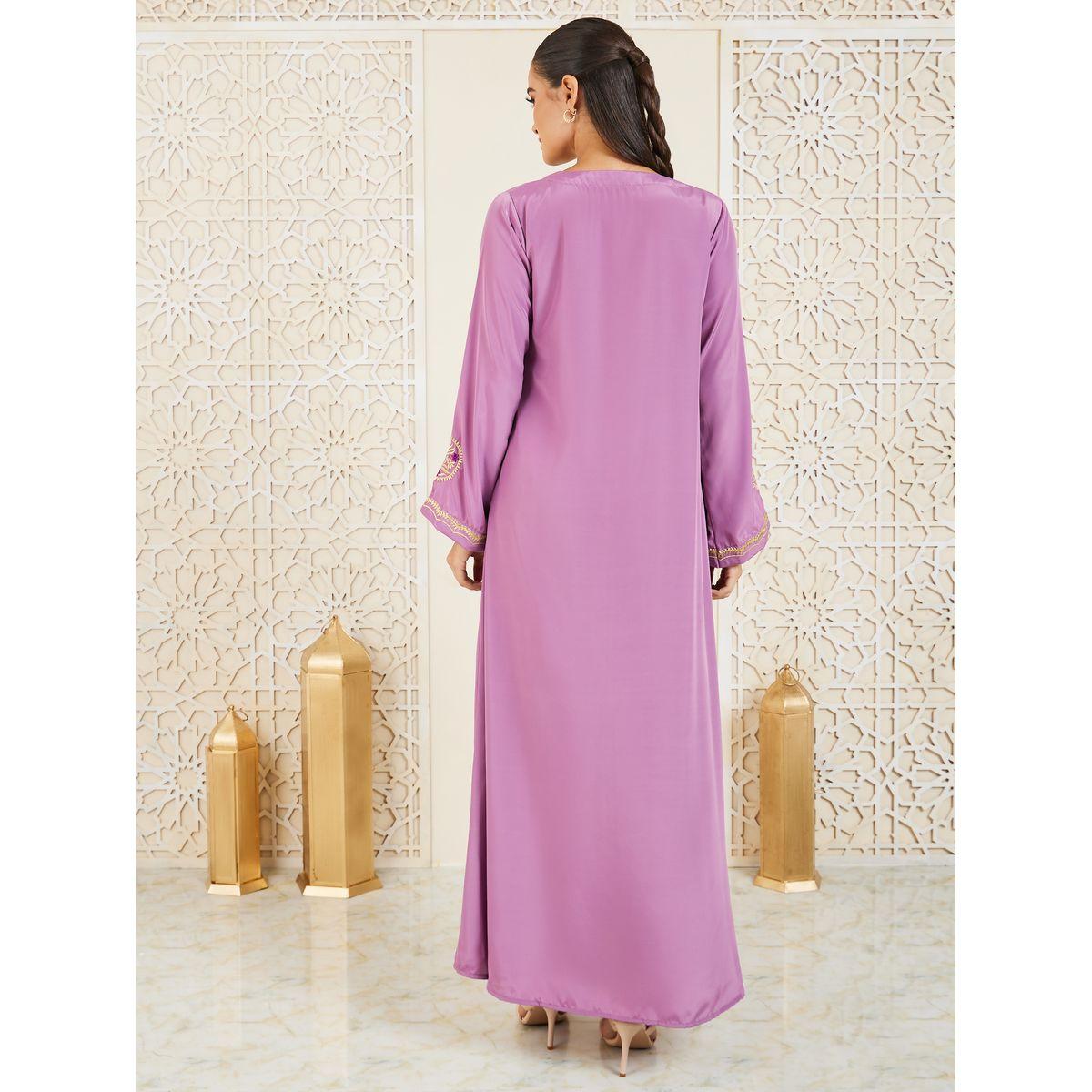 جلابية بحافة واسعة وتفاصيل مُطرّزة-women-arabicclothing-jalabiyas-image-4