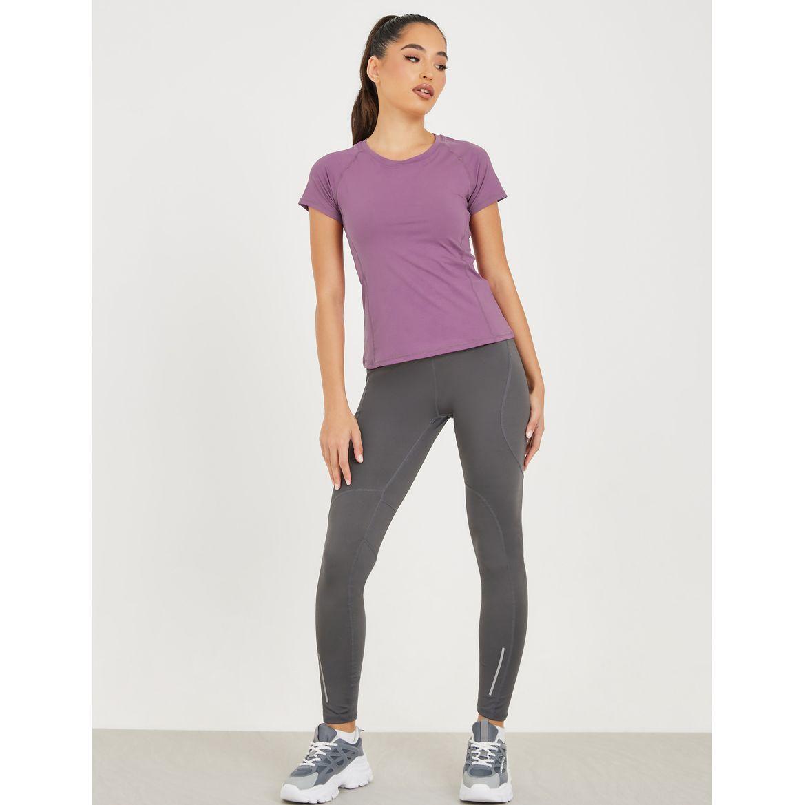 بلوزة بتفاصيل شبكية ودرزات-men-clothing-sportswearandactivewear-tshirtsandpolos-image-3