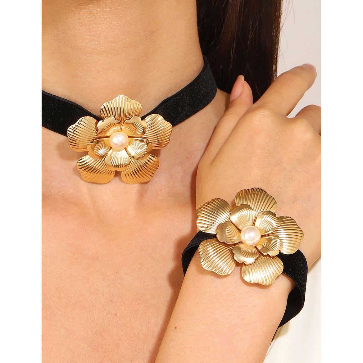 Styli Flower Applique Choker-women-watchesandjewellery-jewellery-necklacesandpendants-image-7