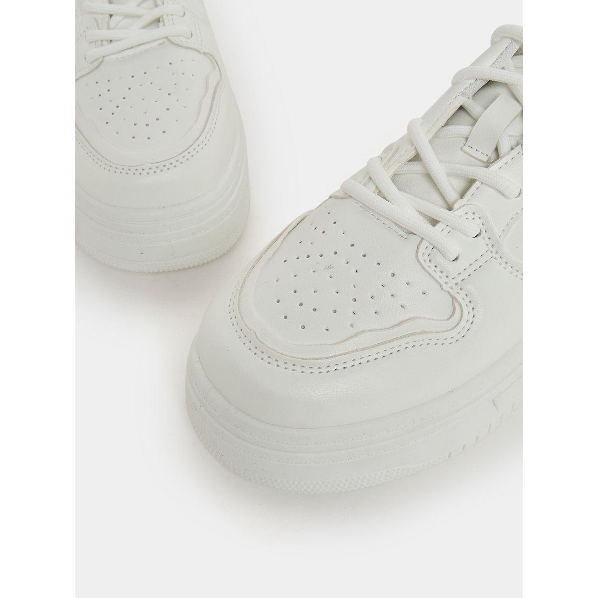 حذاء سنيكرز مُطرّز بزهور-women-shoes-sneakers-image-3
