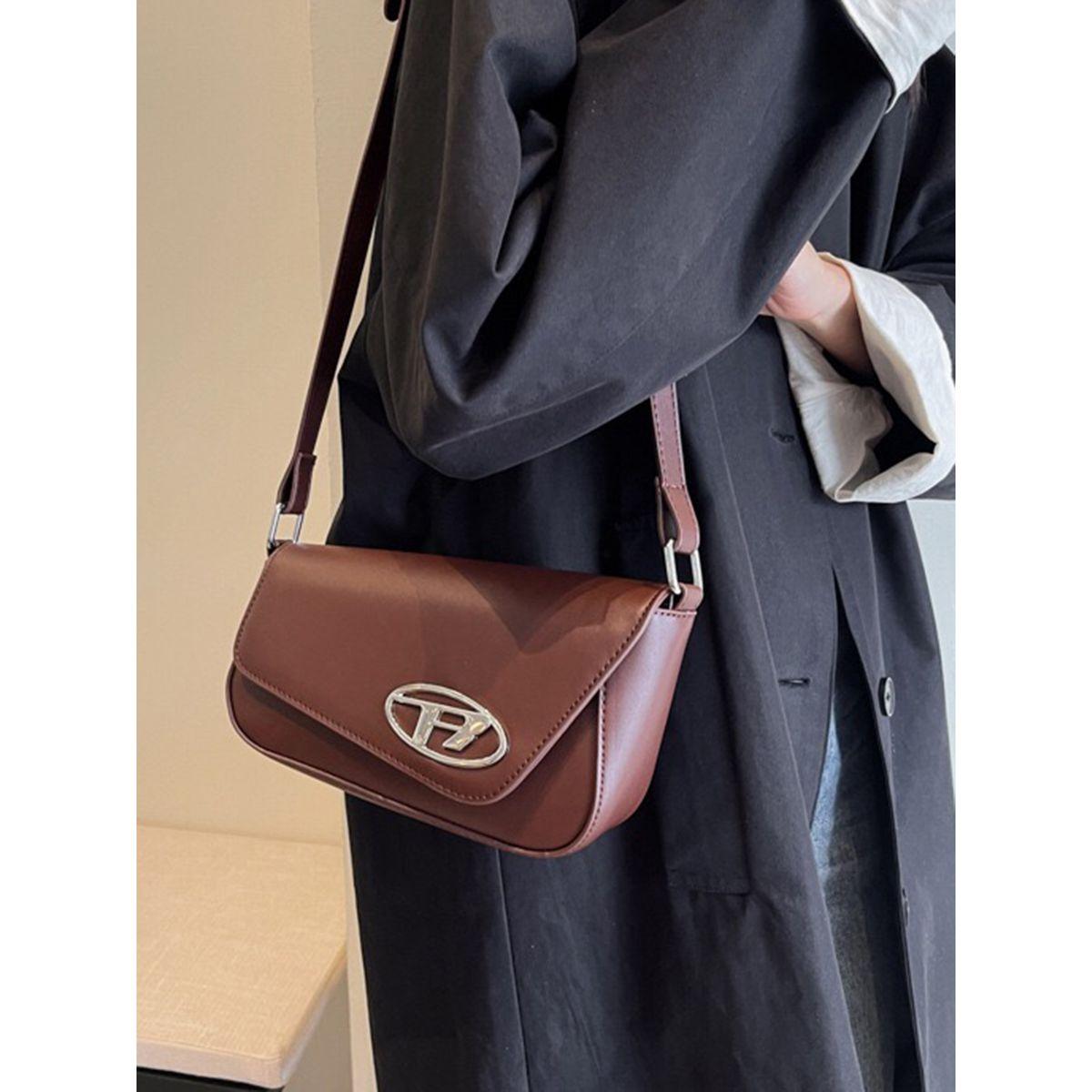 شنطة كروس مزينة بحلية معدنية وزر إغلاق-women-bagsandwallets-handbags-image-5