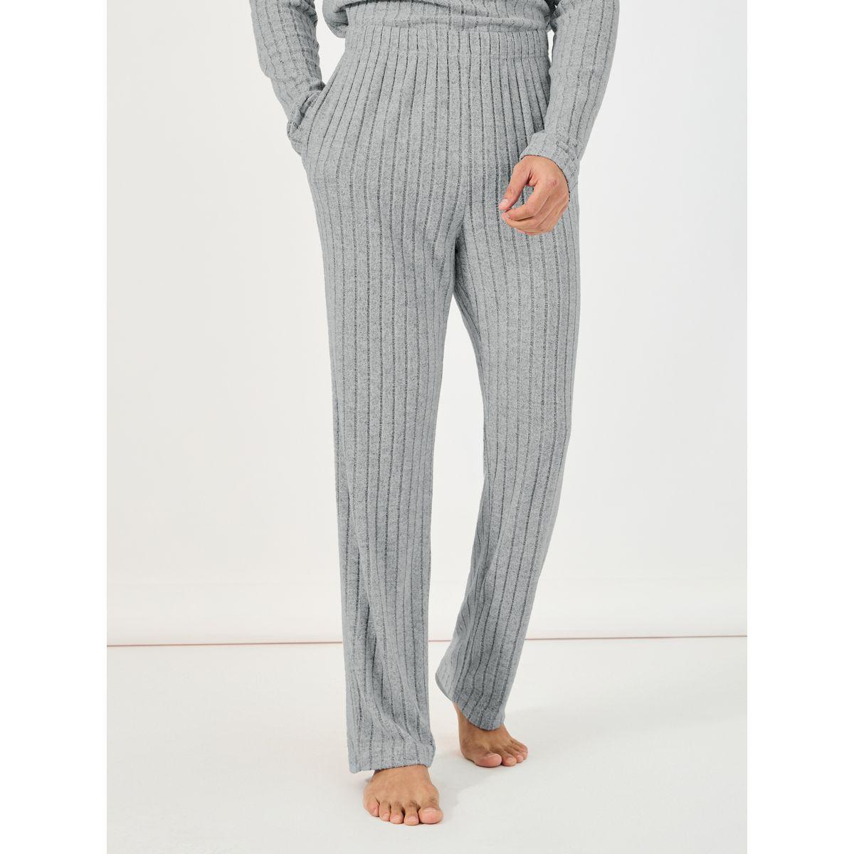 طقم من بنطال بيجاما مع تيشيرت بأكمام طويلة-men-clothing-nightwear-sets-image-4