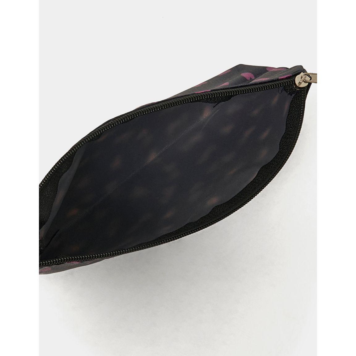 Styli Heart Print Wash Bag-travel-accessories-image-5