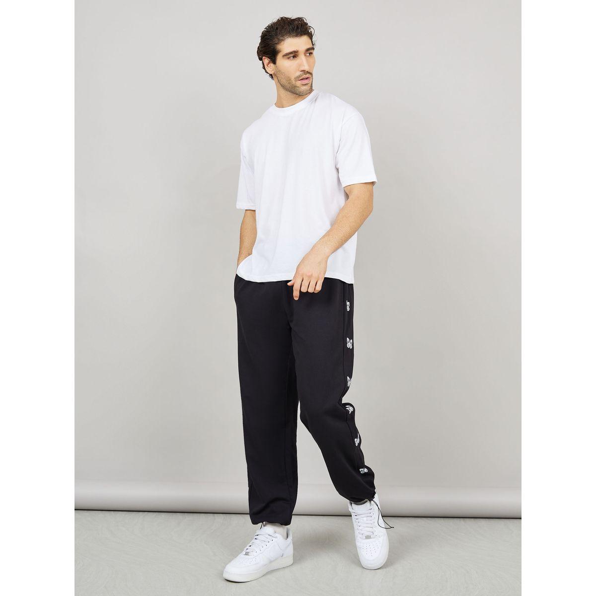 جوغر بقصة مريحة وتفاصيل خياطة-men-clothing-bottoms-joggers-image-2
