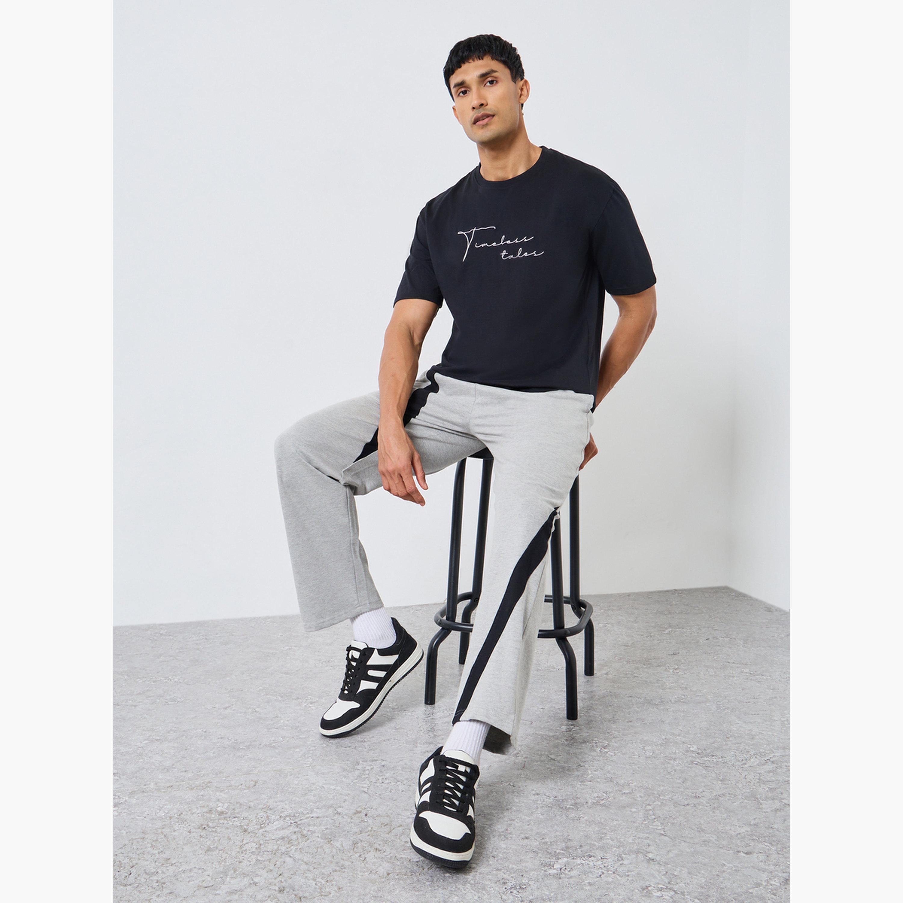 جوغر مخطط بقصة مريحة-men-clothing-bottoms-joggers-image-2