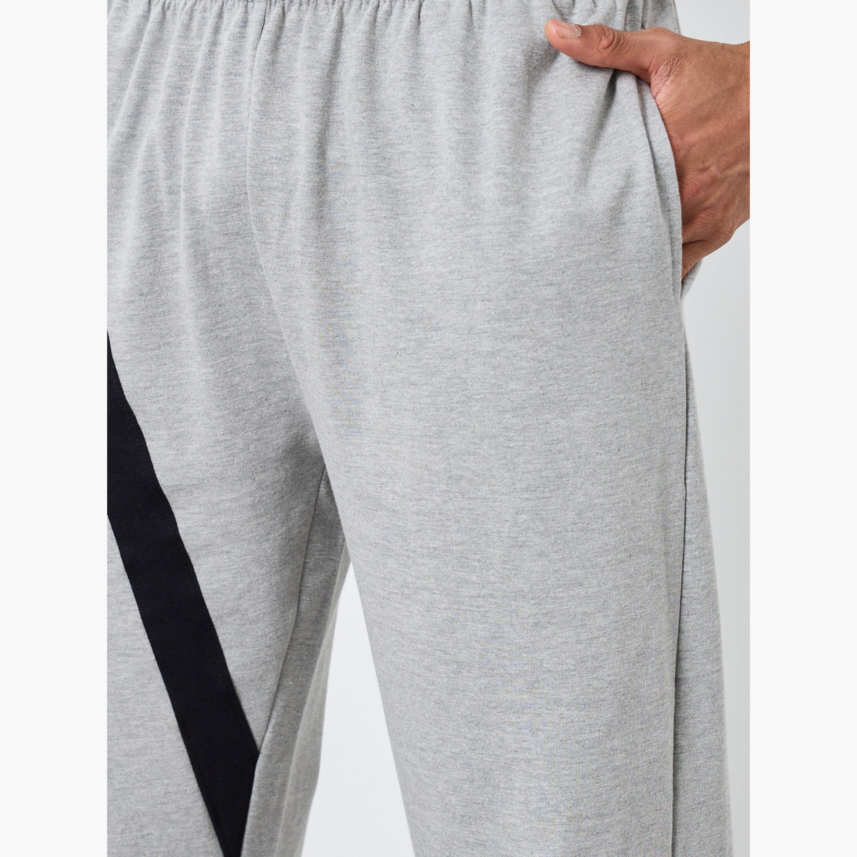 جوغر مخطط بقصة مريحة-men-clothing-bottoms-joggers-image-3