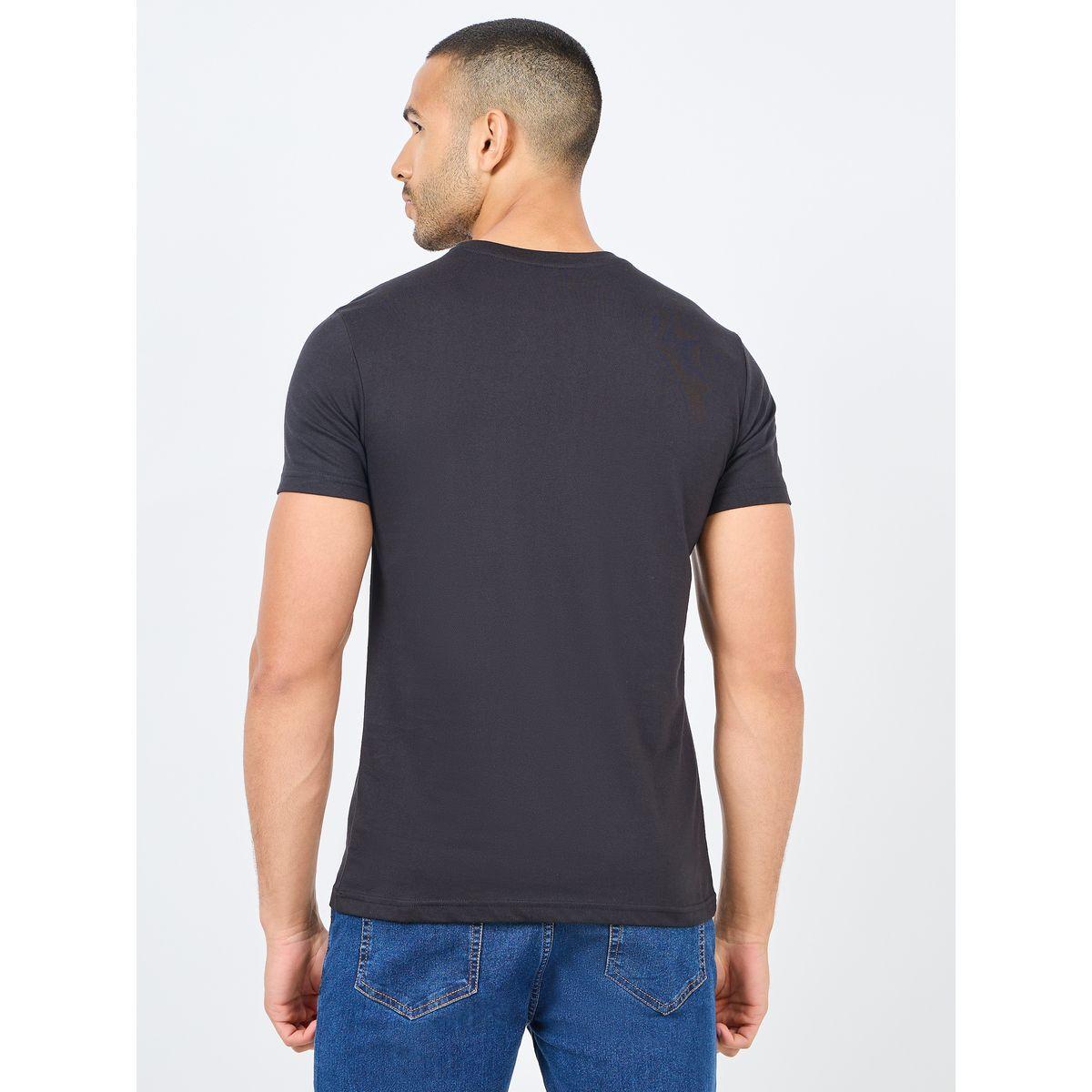 تيشيرت بقصة عادية وطبعة جرافيك-men-clothing-tshirtsandpolos-tshirts-image-4