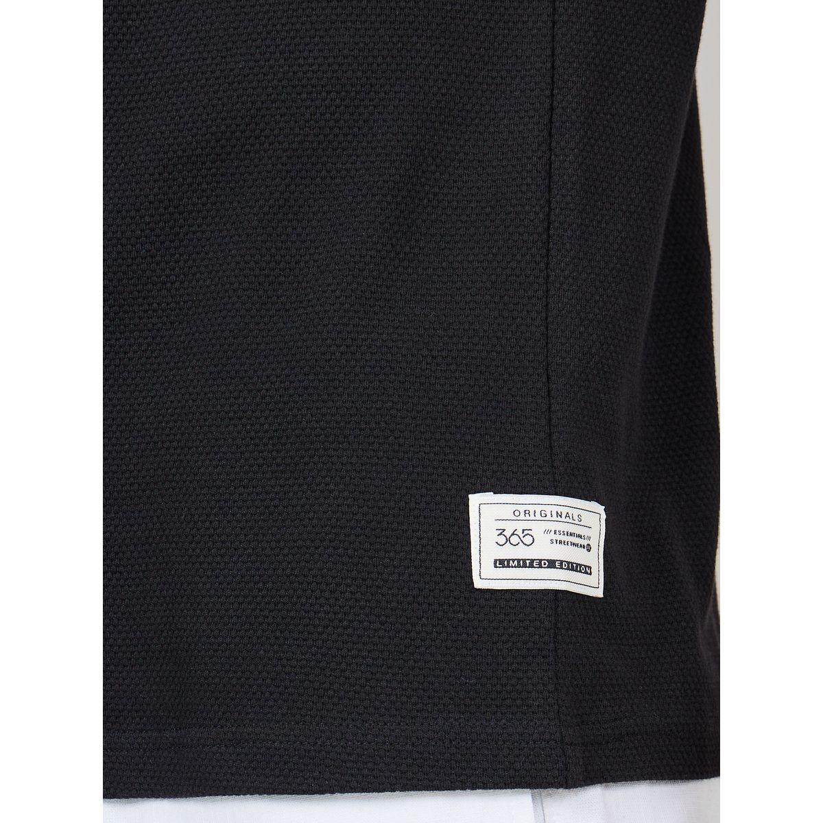 Styli Badge Detail Popcorn Knit Regular Fit T-Shirt-men-clothing-tshirtsandpolos-tshirts-image-3