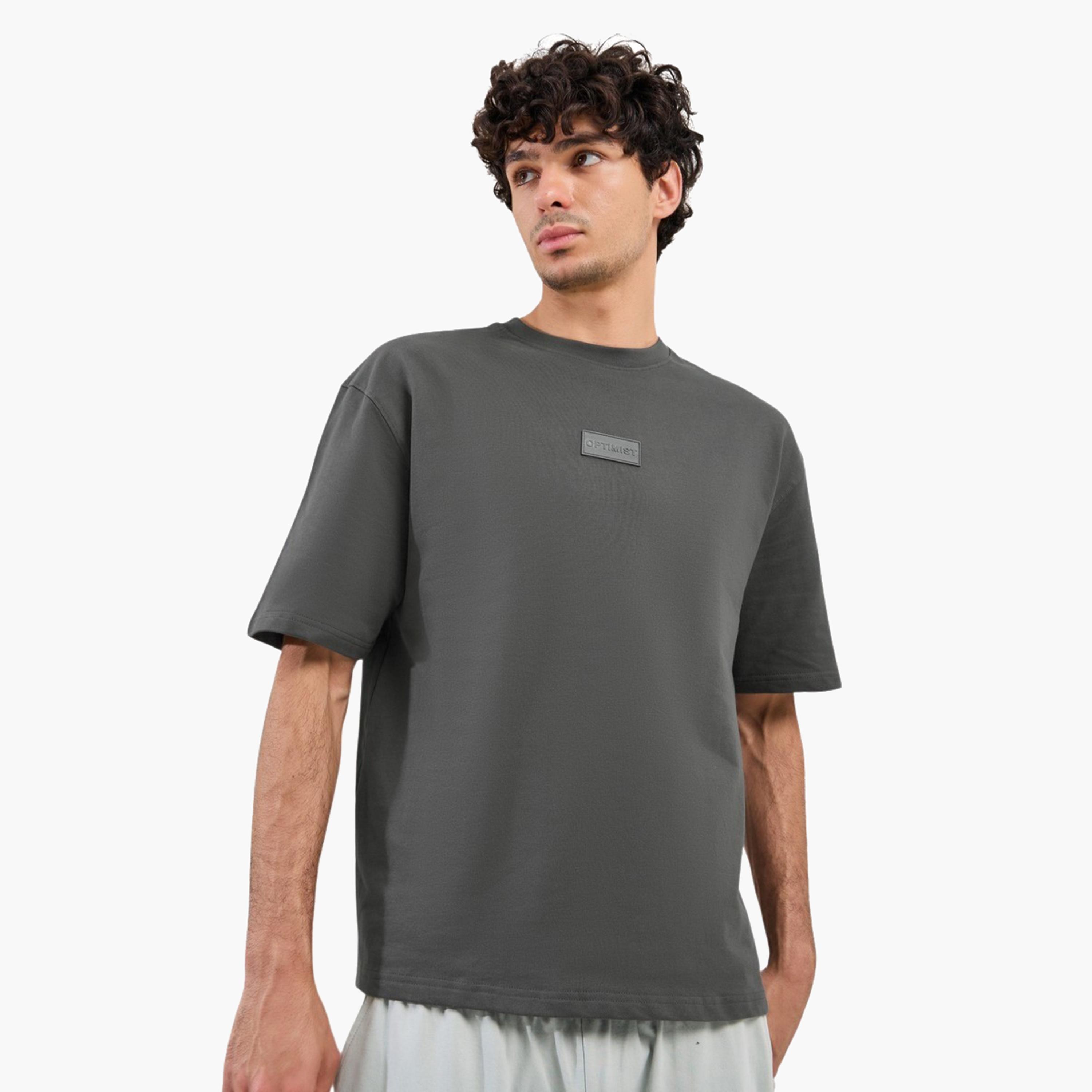 ستايلي - تي شيرت تيري كبير الحجم بتفاصيل شارة سيليكون-men-clothing-tshirtsandpolos-tshirts-image-1