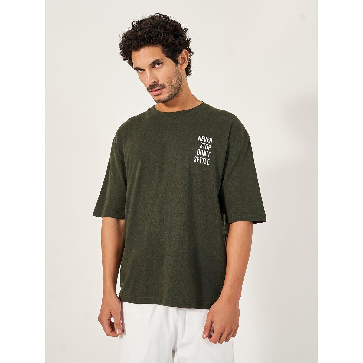 تيشيرت فضفاض مطبع بطبعة كتابة-men-clothing-tshirtsandpolos-tshirts-image-3