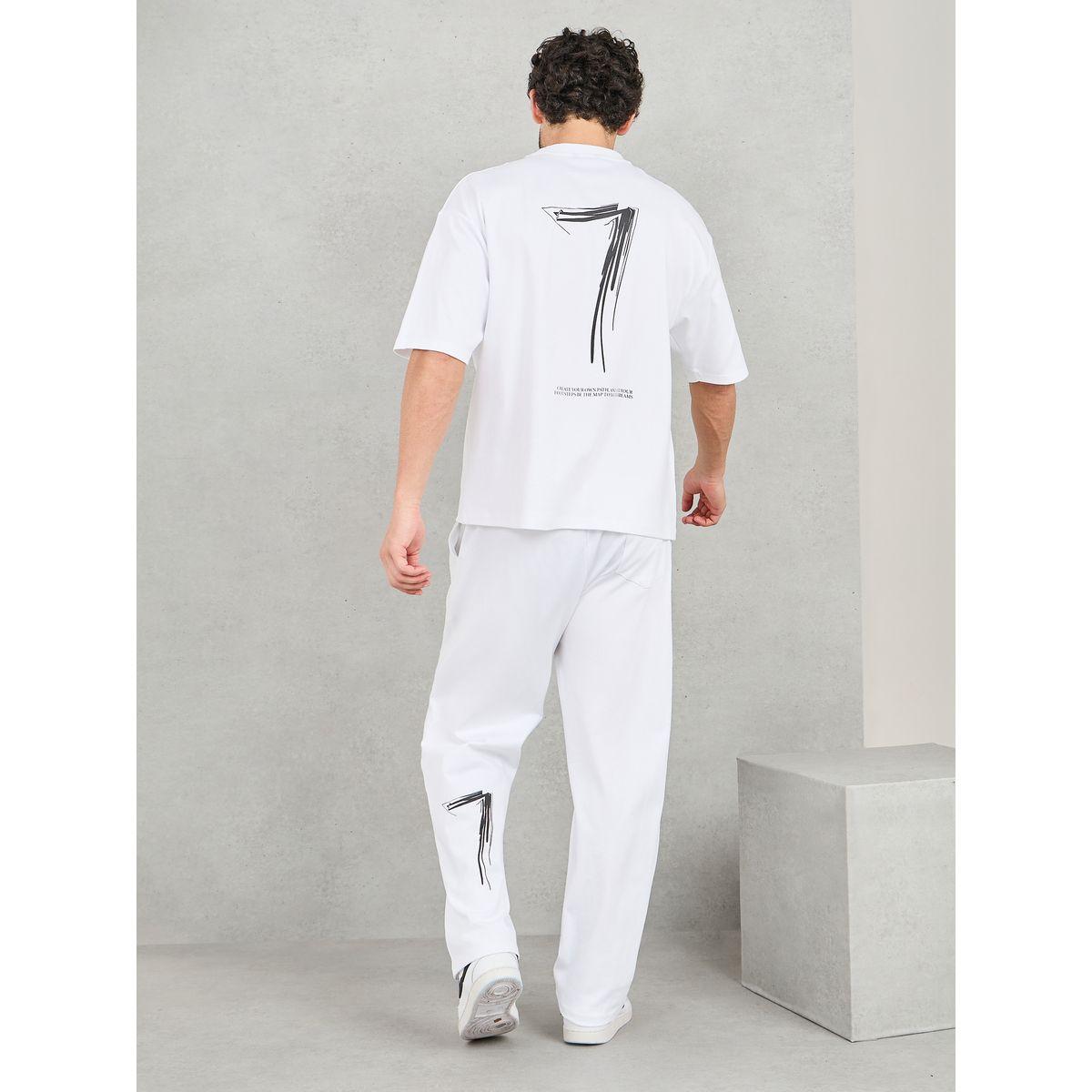 طقم منسق من جوغر مع تيشيرت بقصة واسعة-men-clothing-coordsets-image-1
