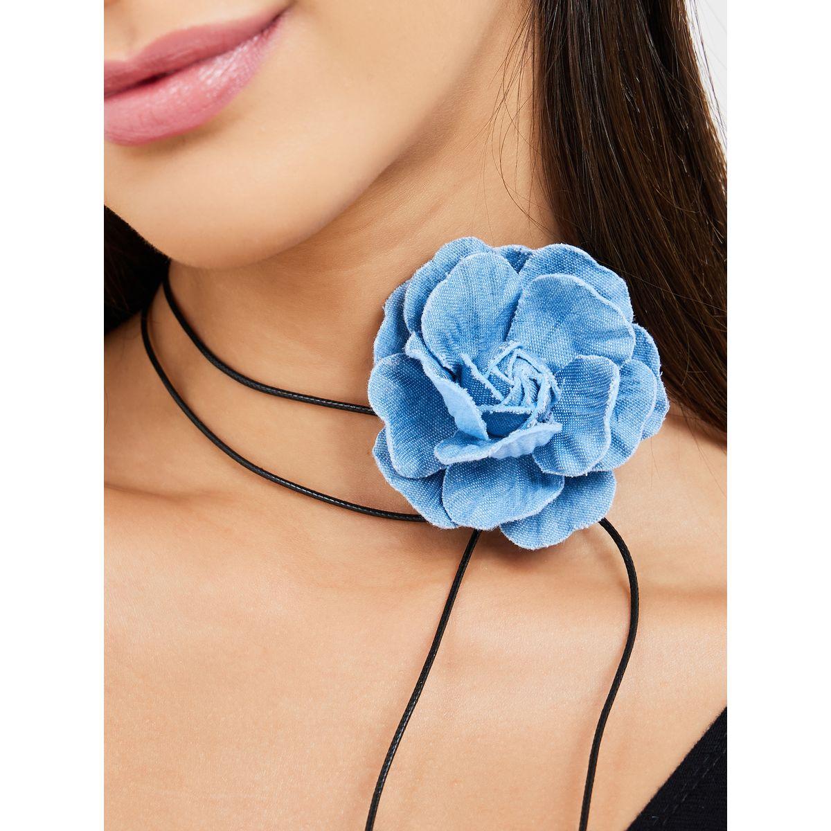 عقد شوكر مزين بزهرة-women-watchesandjewellery-jewellery-necklacesandpendants-image-2