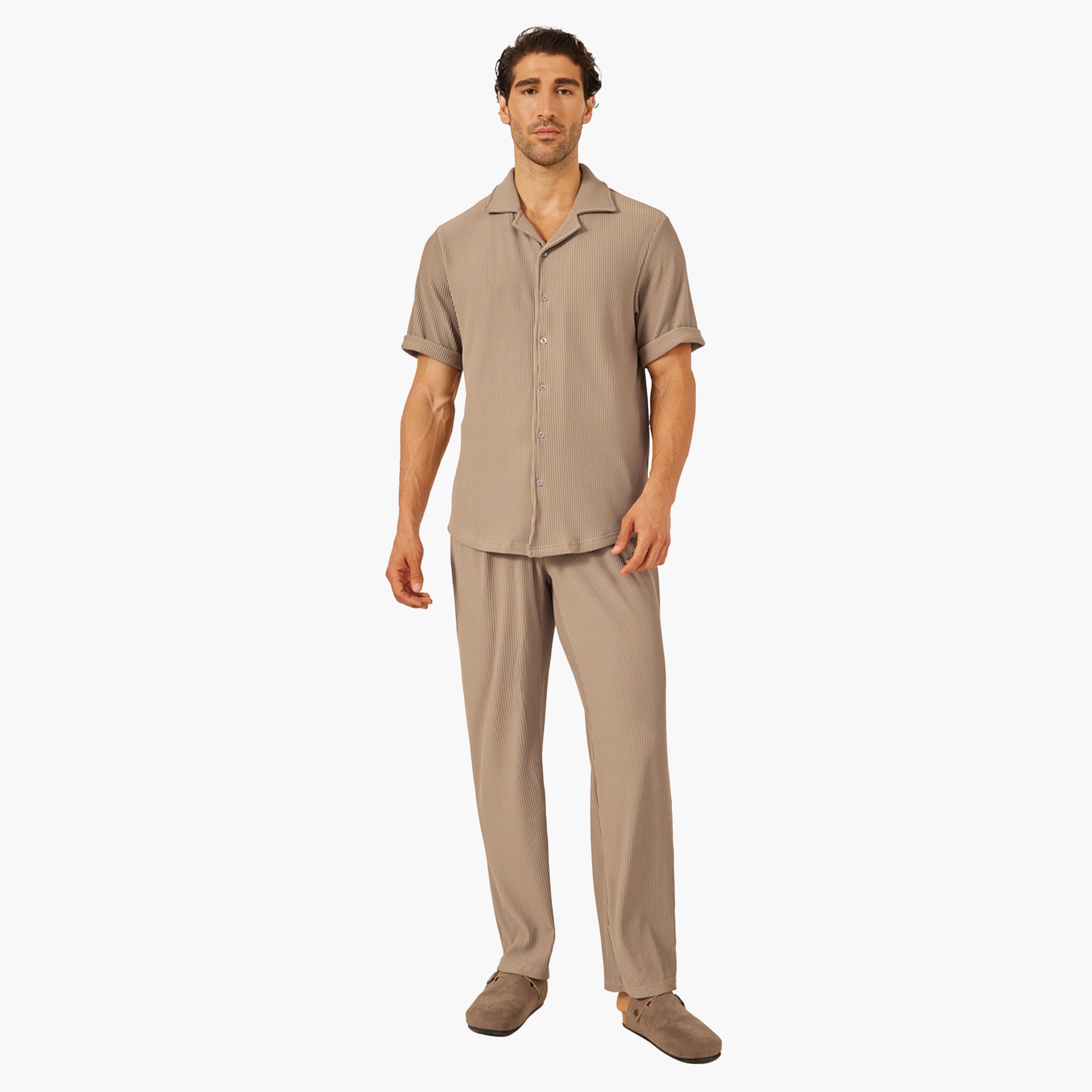 ستايلي - قميص وبنطال بقصة مريح من نسيج محبوك مضلع-men-clothing-coordsets-image-1