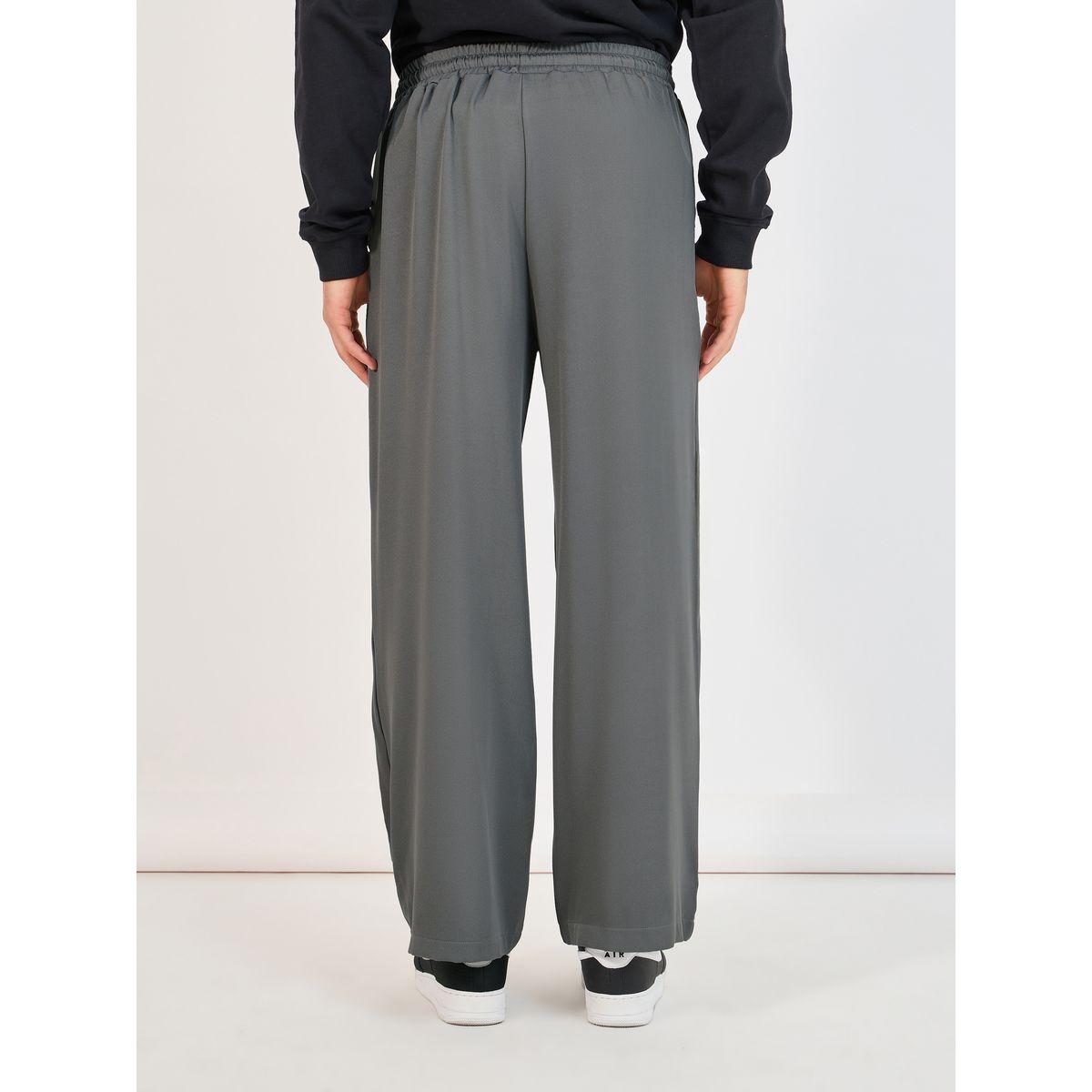 بنطال بأرجل واسعة وطبعة كتابة-men-clothing-bottoms-trousersandchinos-trousers-image-4