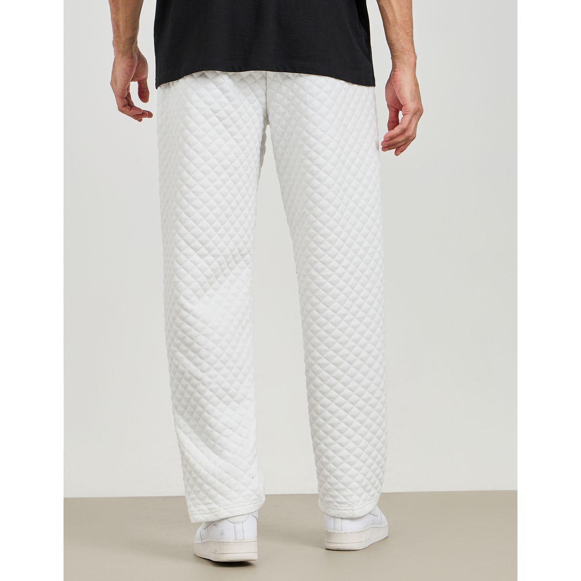 بنطال بقصة مريحة ومزين بشارة-men-clothing-bottoms-trousersandchinos-trousers-image-5
