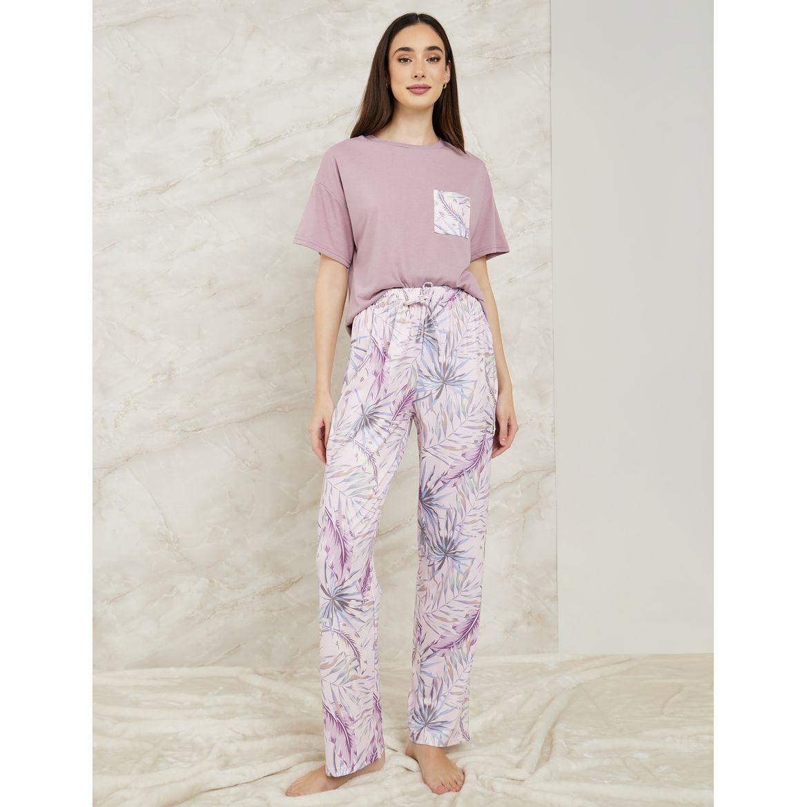 Styli Unwind Leafy Palm Pocket T-Shirt & Pyjama Set-women-clothing-nightwear-pyjamas-longsets-image-2