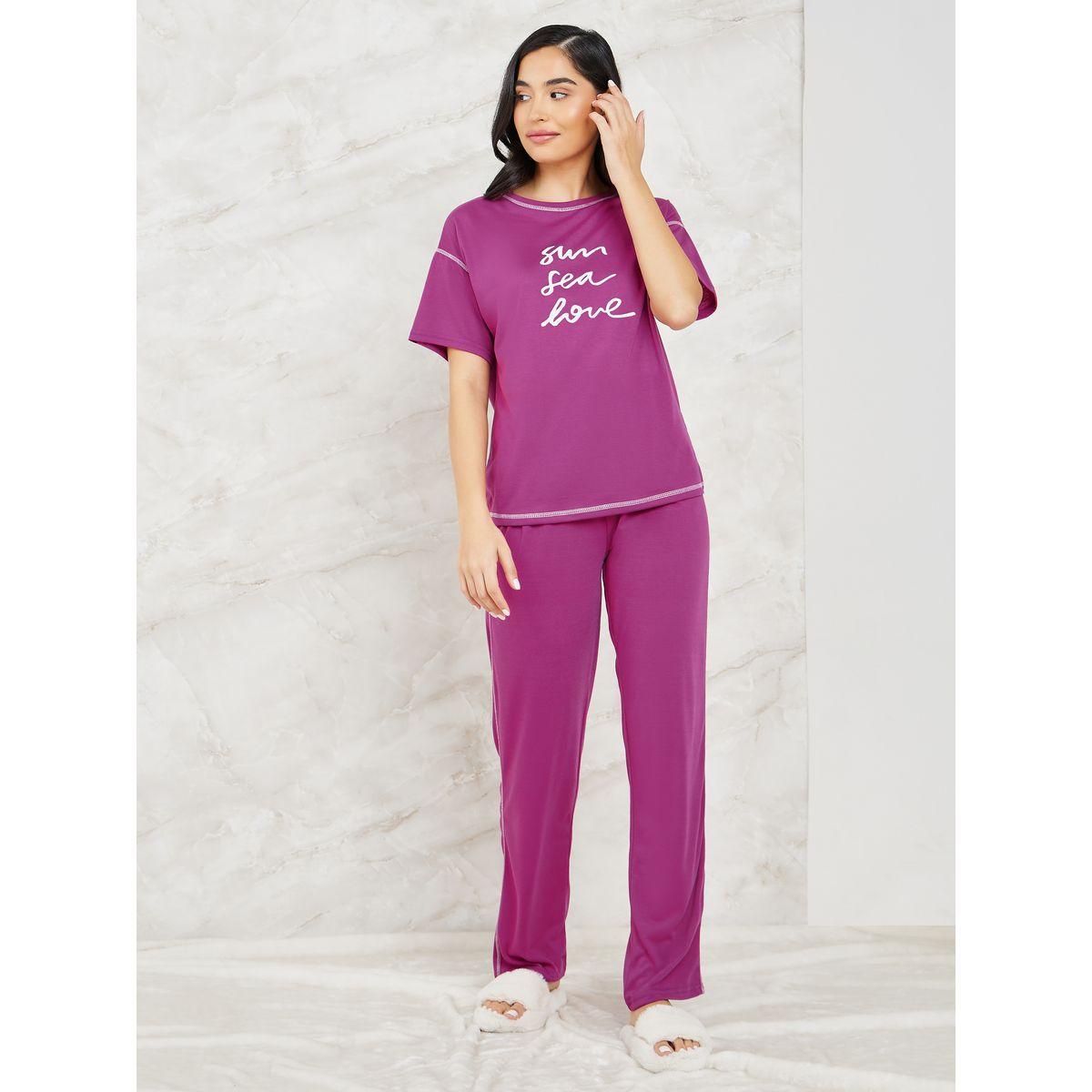Styli Unwind Slogan Contrast Stitch T-Shirt & Pyjama Set-women-clothing-nightwear-pyjamas-longsets-image-1
