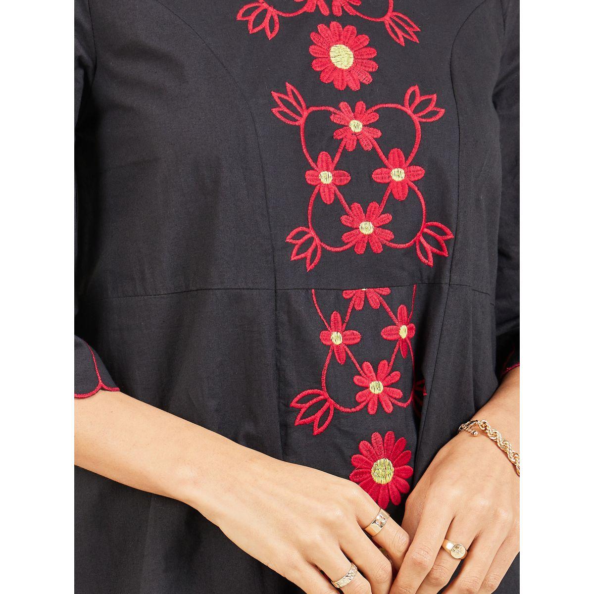 Styli Embroidered Panel Shift Maxi Dress-women-clothing-dresses-image-3