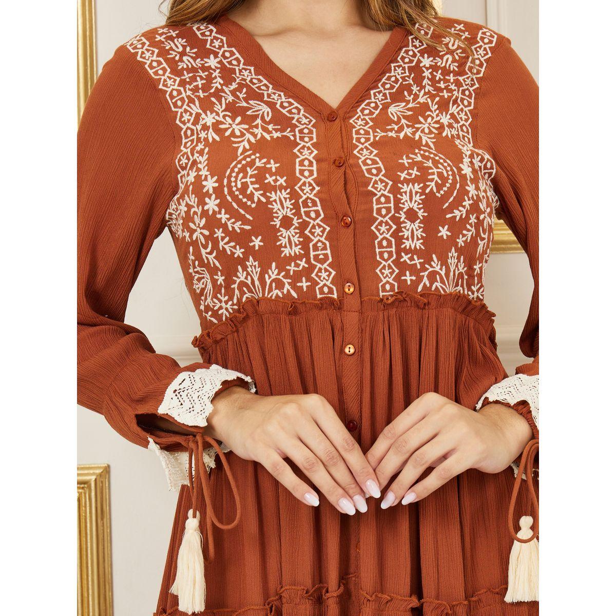 فستان ميدي بتفاصيل مُطرّزة مع دانتيل وكشكش-women-clothing-dresses-image-3