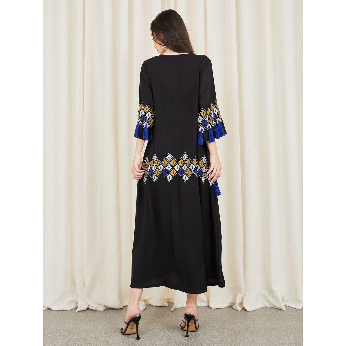 فستان طويل بتفاصيل مُطرّزة وشراشيب-women-clothing-dresses-image-4