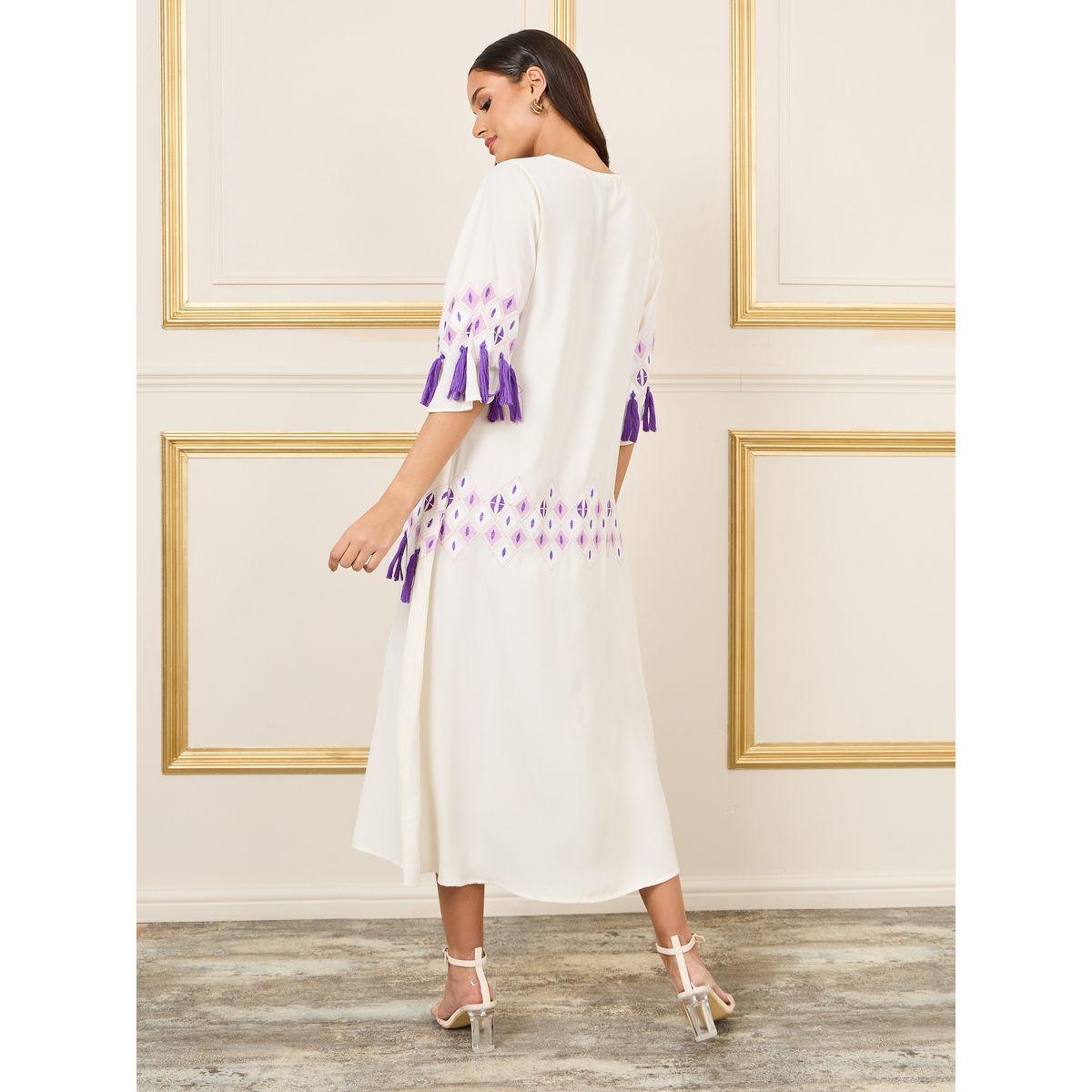 فستان طويل بتفاصيل مُطرّزة وشراشيب-women-clothing-dresses-image-4