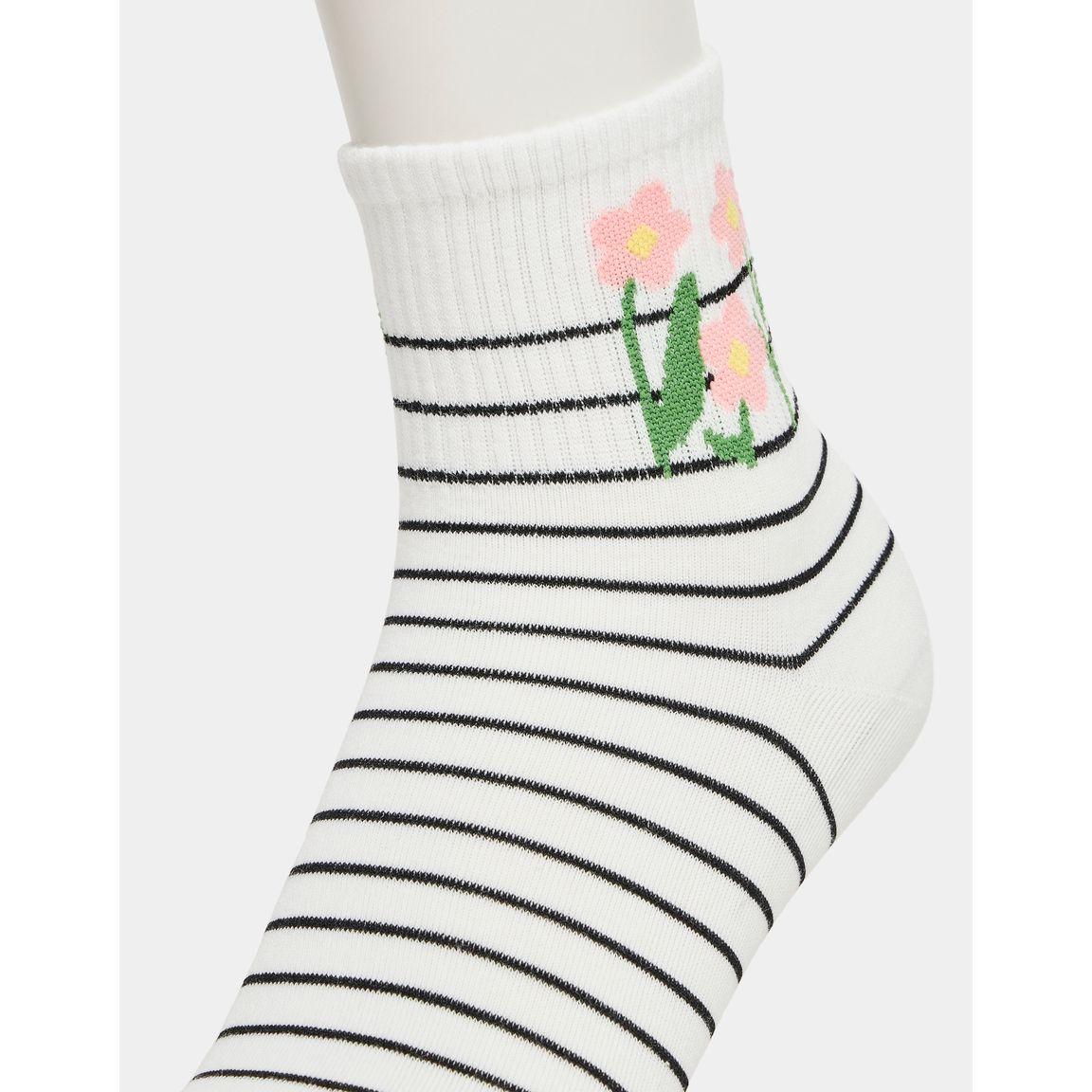 مجموعة من 5 جوارب عصرية-women-socksandstockings-image-9