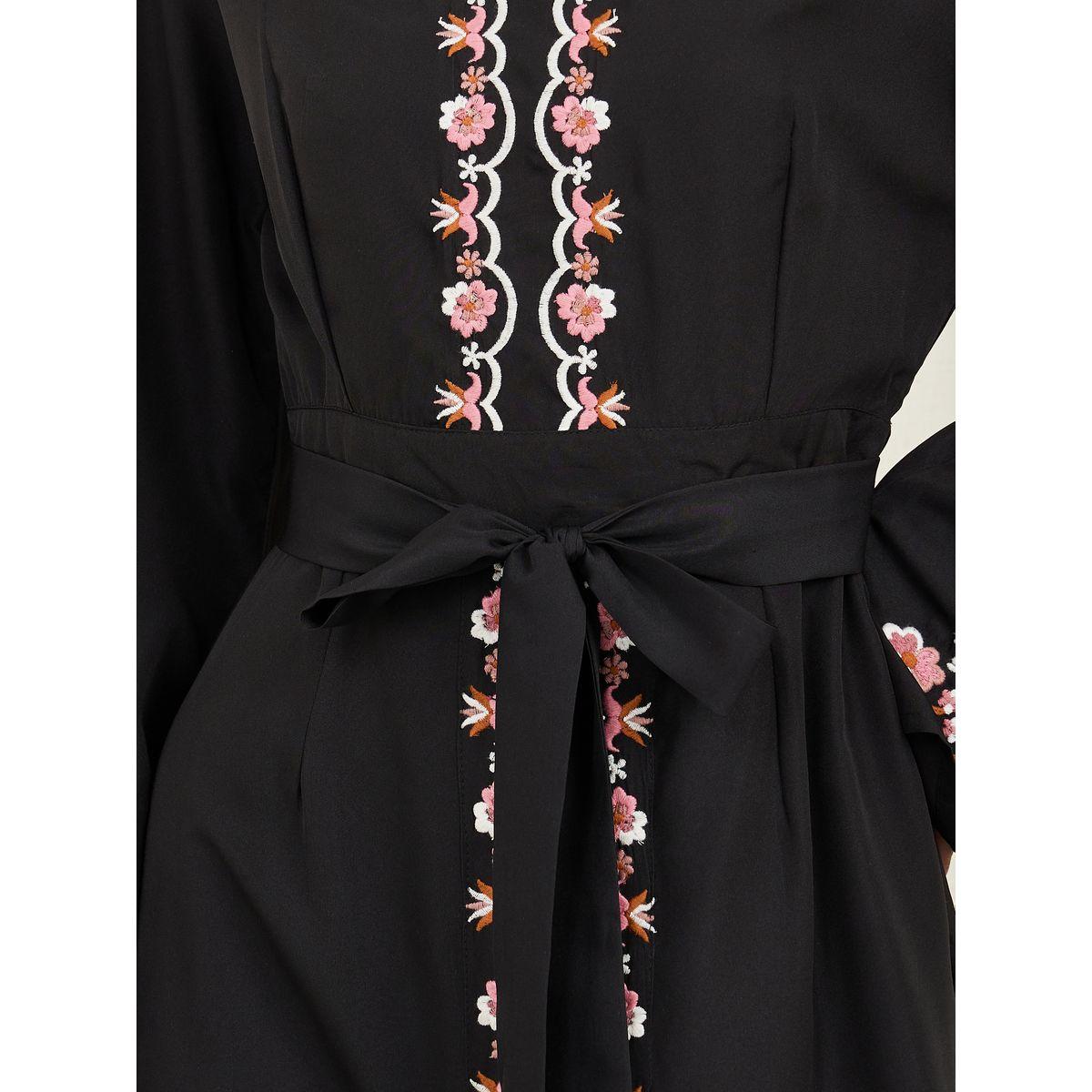 فستان طويل مُطرّز بزهور ورباط خصر-women-clothing-dresses-image-3