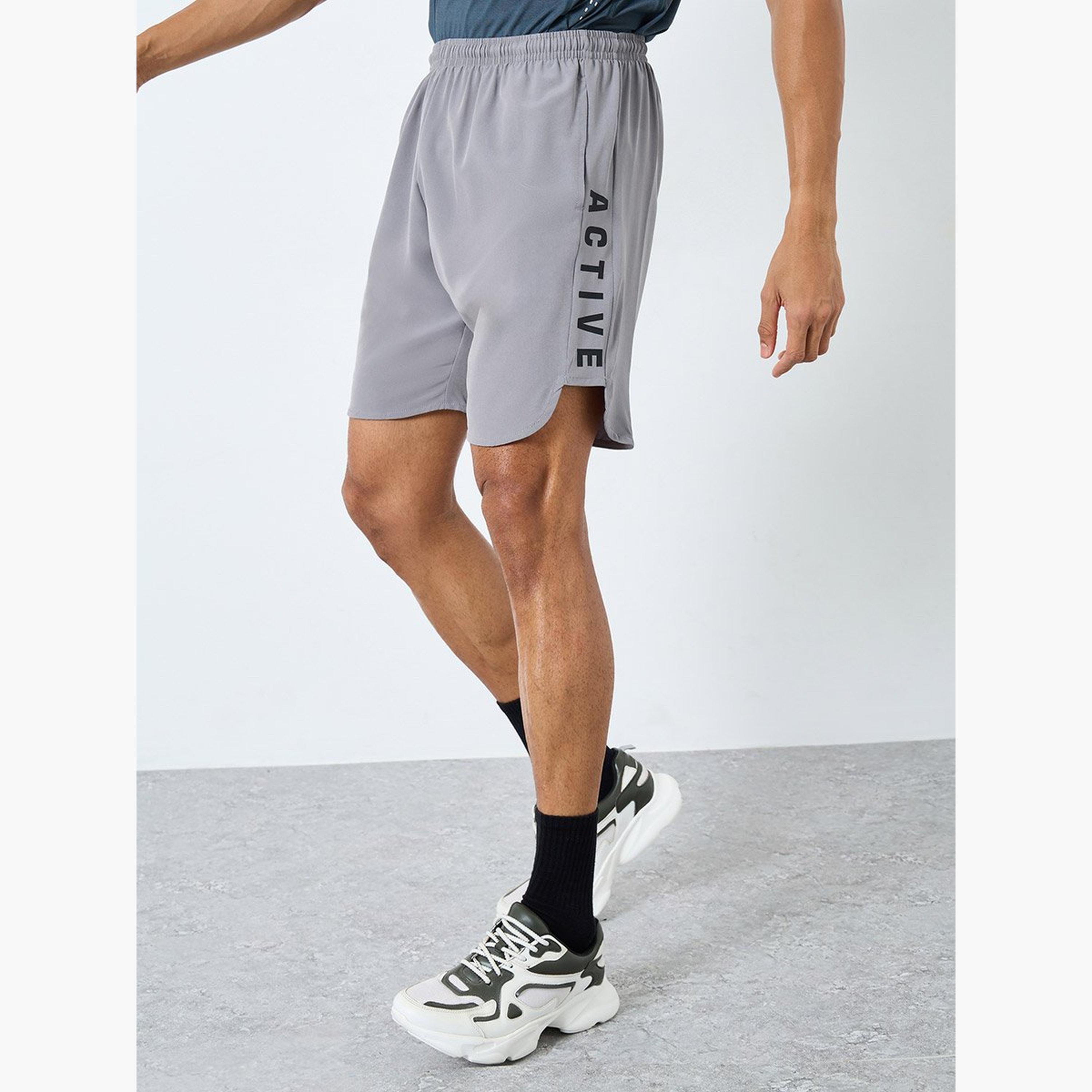 ستايلي - شورت تدريب مع لوحة جانبية-sports-men-clothing-bottoms-shorts-image-1