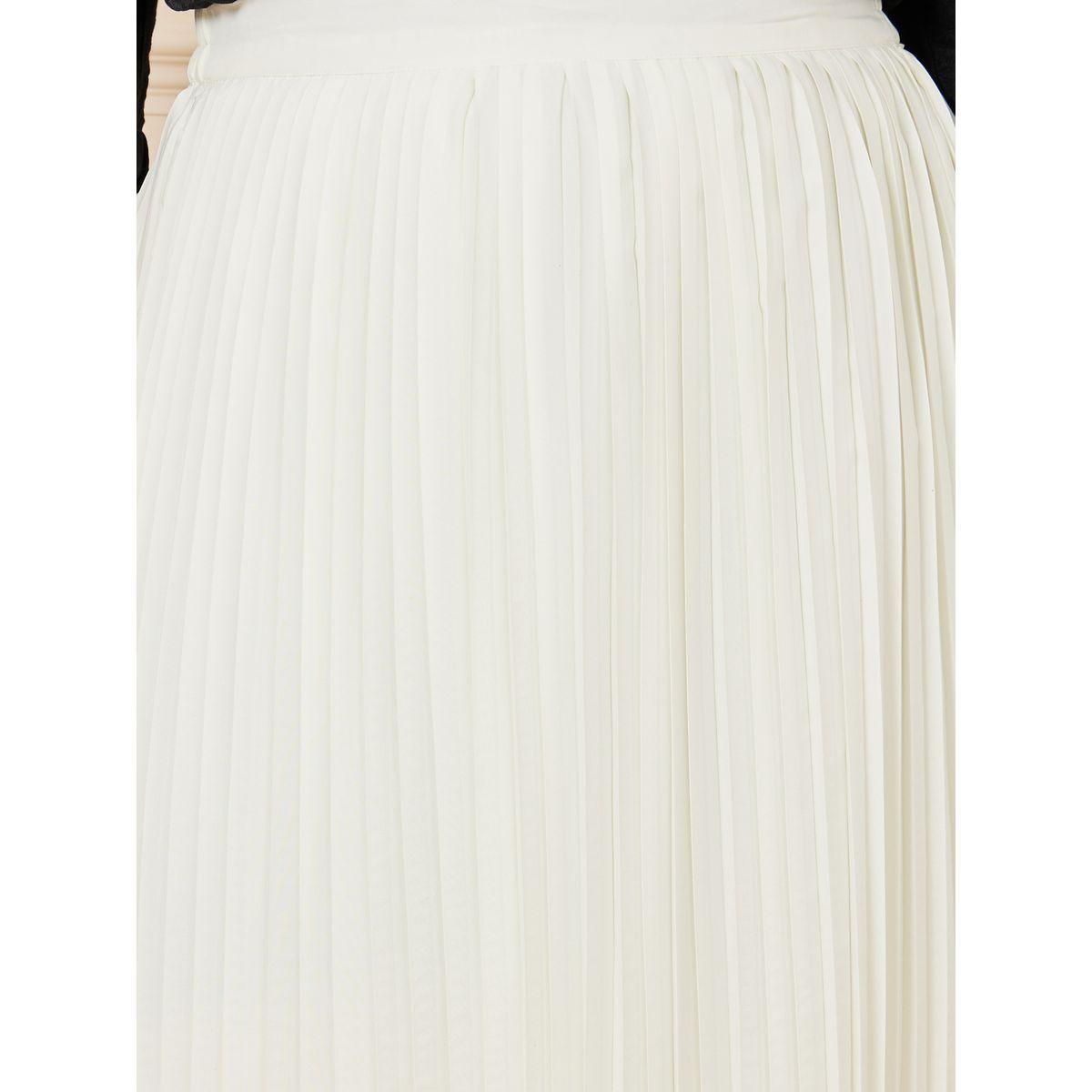 Styli Plus Pleated Maxi Skirt-women-clothing-bottoms-skirts-image-3