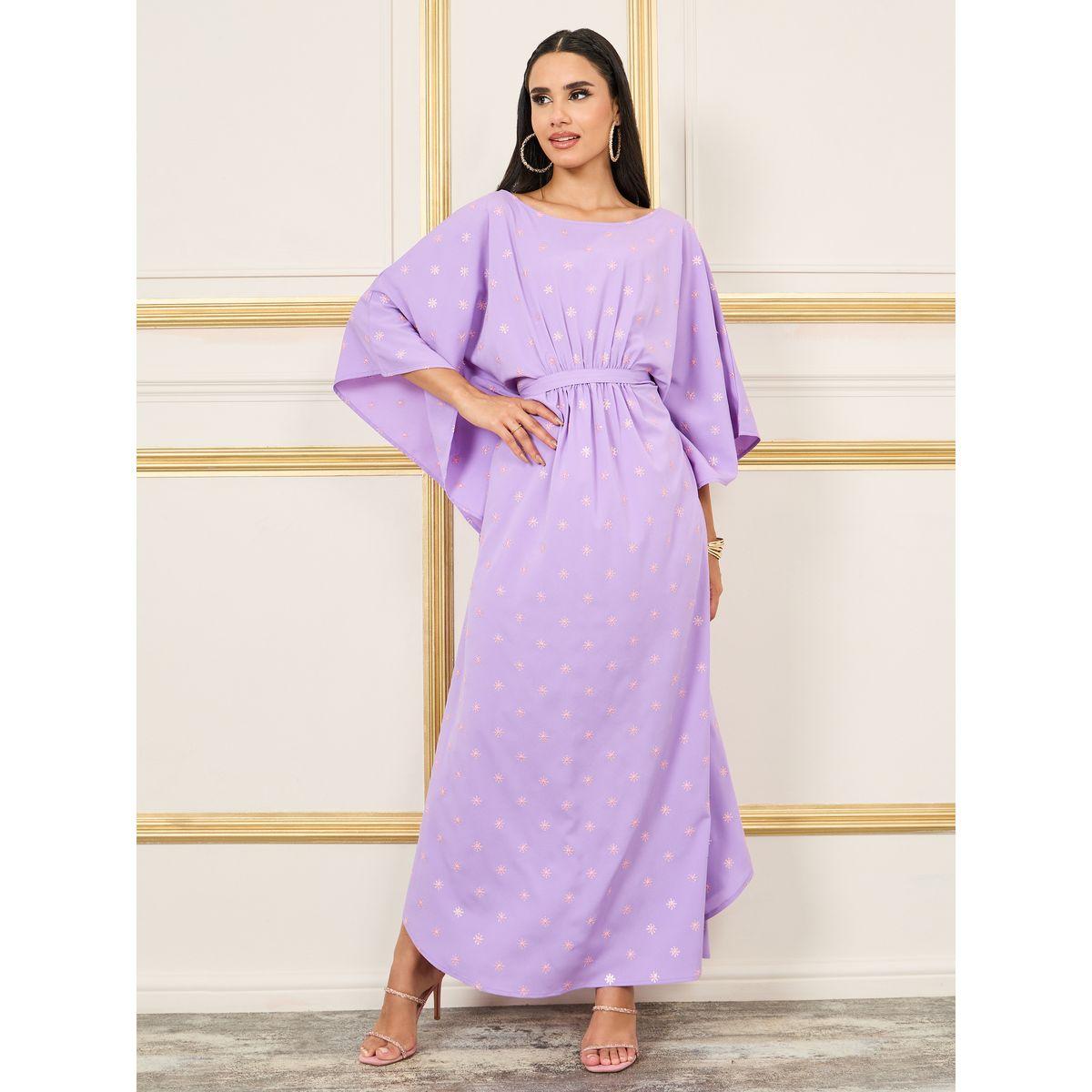 قفطان بتفاصيل مُطرّزة مع رباط خصر-women-arabicclothing-kaftan-image-1