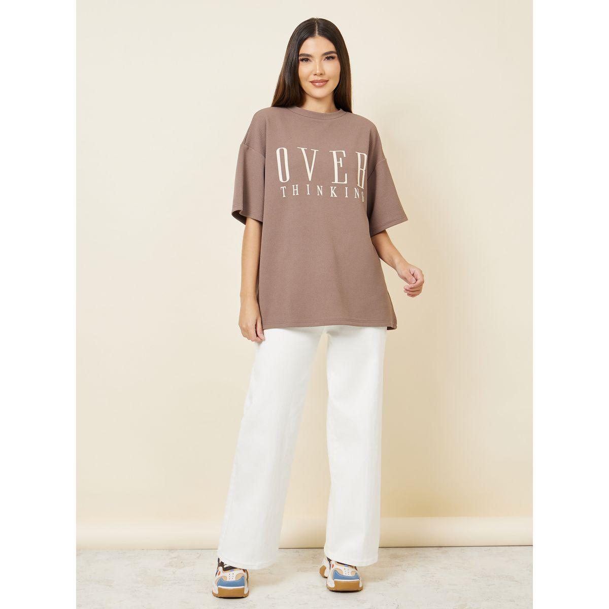 تيشيرت واسع بتفاصيل بارزة وأكتاف منخفضة-women-clothing-tshirts-image-3