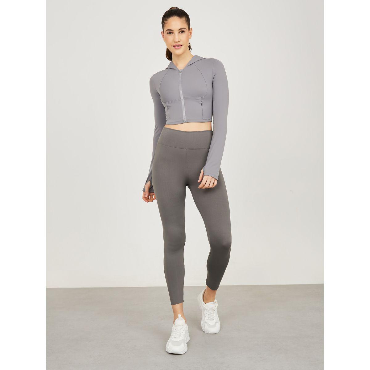 جاكيت قصير بياقة هودي واكمام بفتحة إبهام-sports-women-clothing-coatsandjackets-jackets-image-2