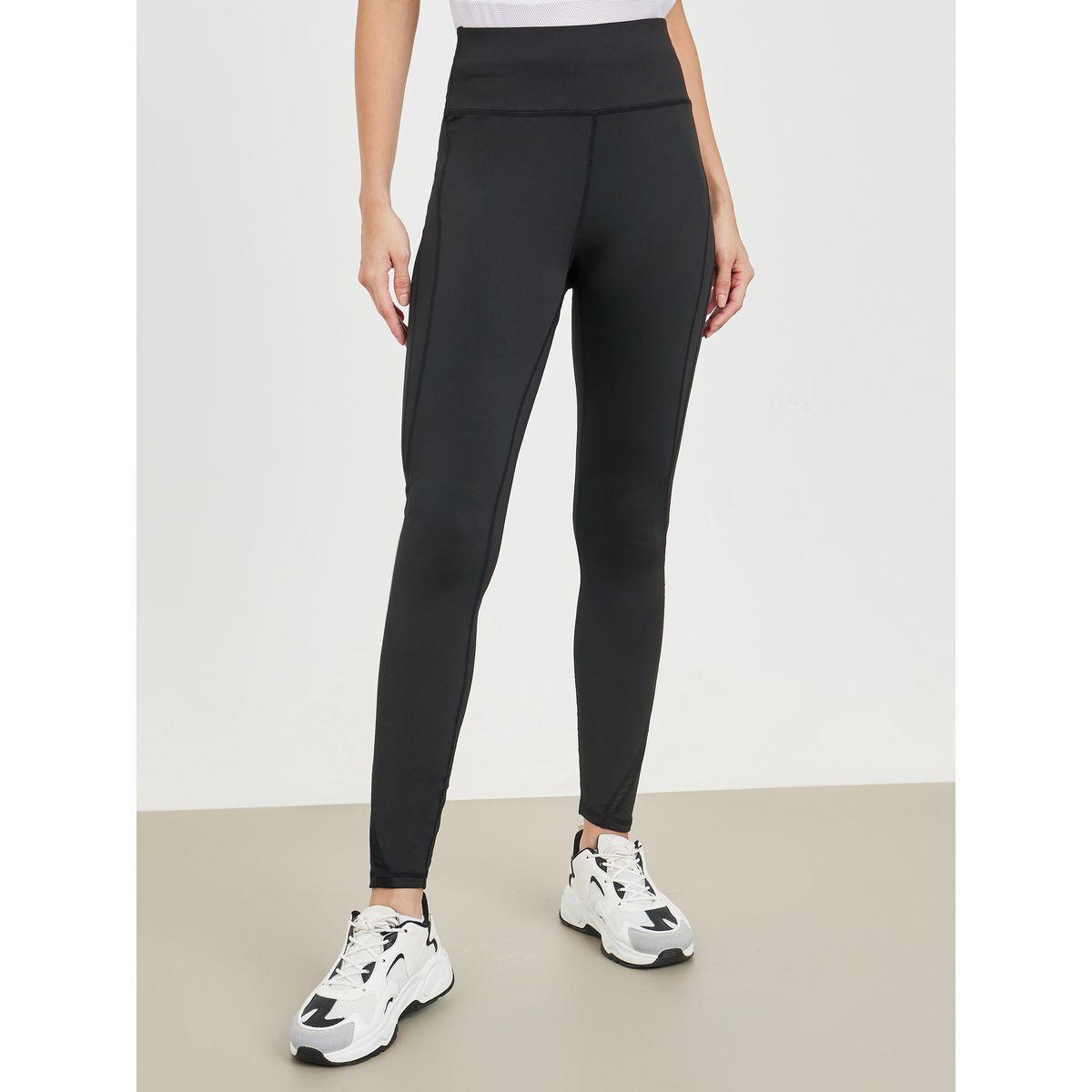 مجموعة من ليقنز رياضي مع بلوزة بتفاصيل شبك-women-clothing-sportswearandactivewear-trackpantsandtracksuits-image-4