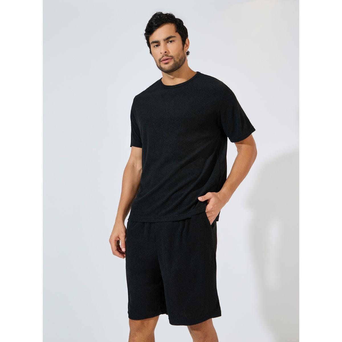 مجموعة من شورت وتيشيرت محبوك بياقة دائرية-men-clothing-nightwear-sets-image-2