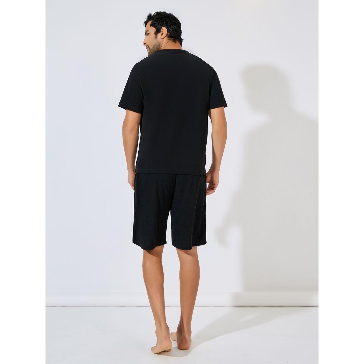 مجموعة من شورت وتيشيرت محبوك بياقة دائرية-men-clothing-nightwear-sets-image-4