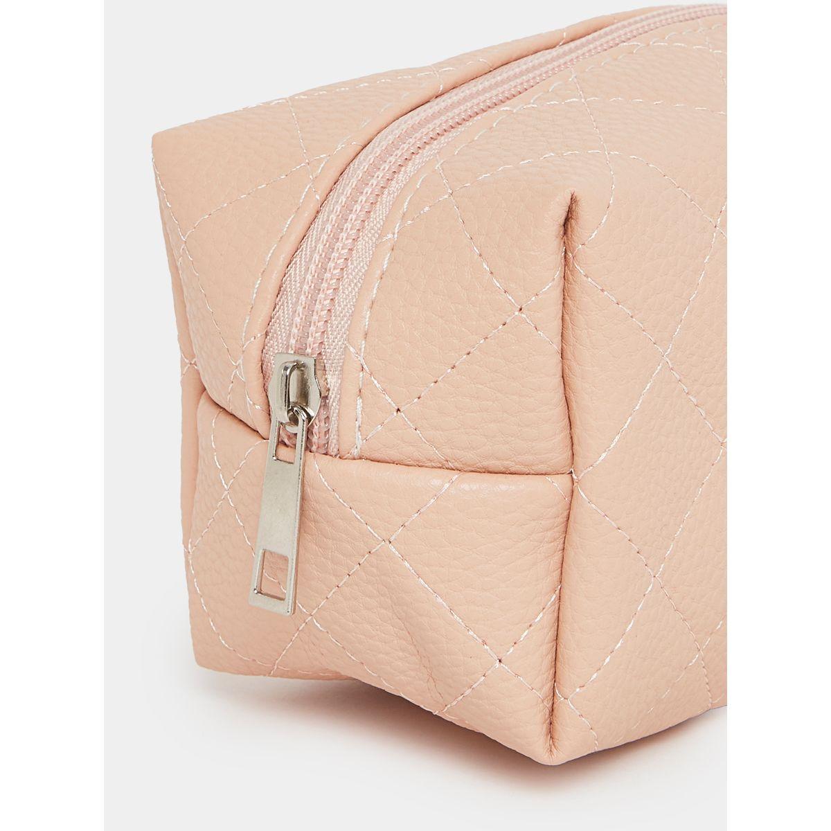 شنطة أدوات تجميل بتفاصيل درزات-travel-accessories-image-2