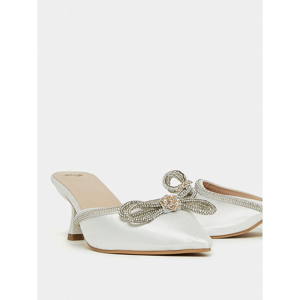 صندل بكعب منخفض ومزين بفيونكة-women-shoes-heels-image-4