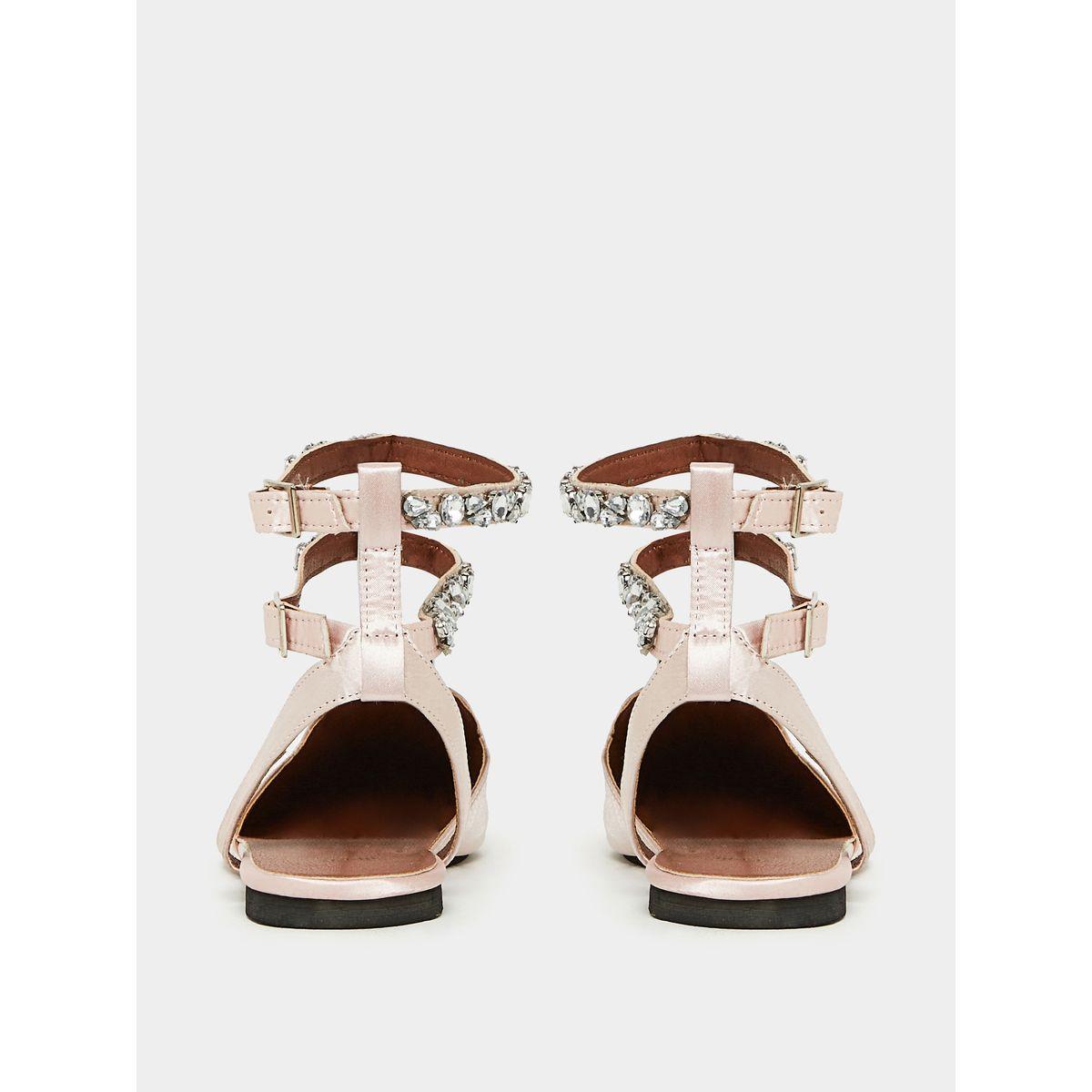 صندل فلات بتفاصيل ساتان ومقدمة مدببة-women-shoes-heels-image-3